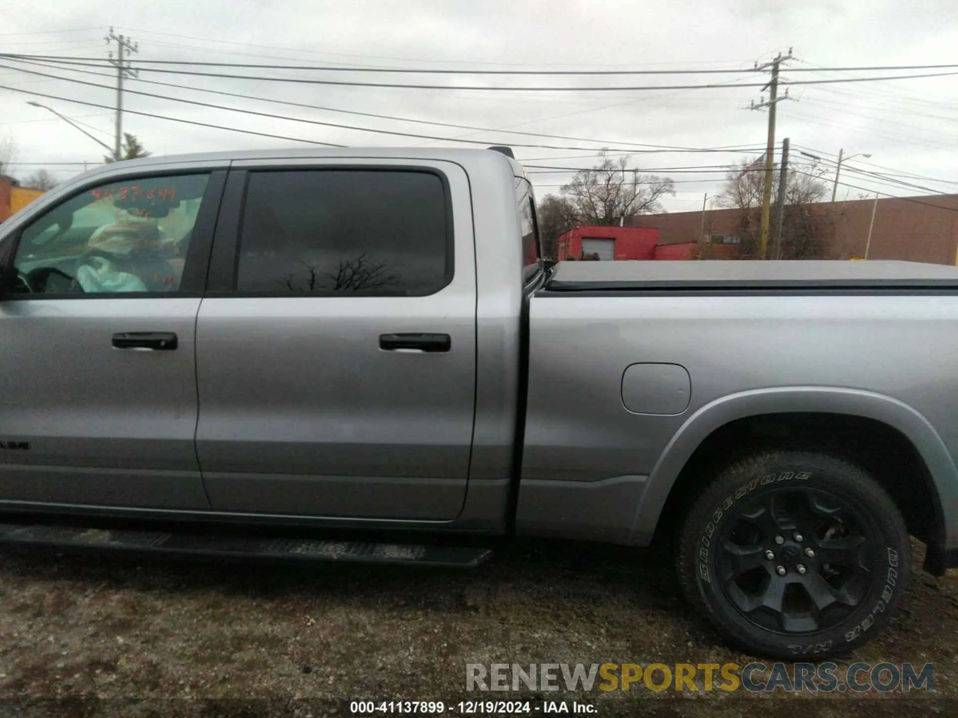 14 fotografías del automóvil dañado 1C6SRFMP0SN519412 RAM 1500 2025