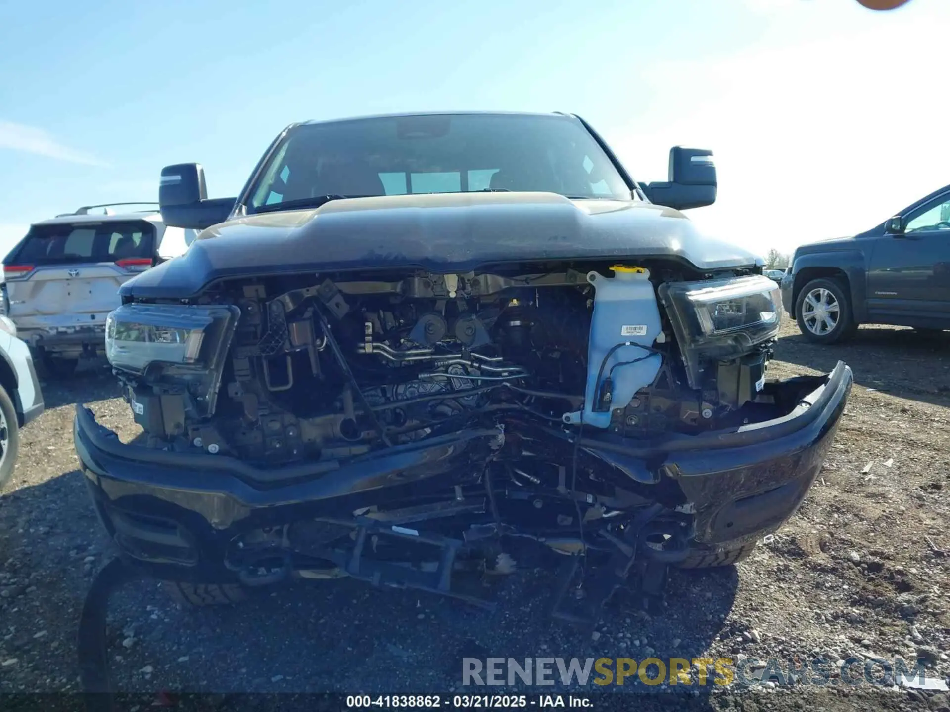 13 fotografías del automóvil dañado 1C6SRFMP2SN658960 RAM 1500 2025