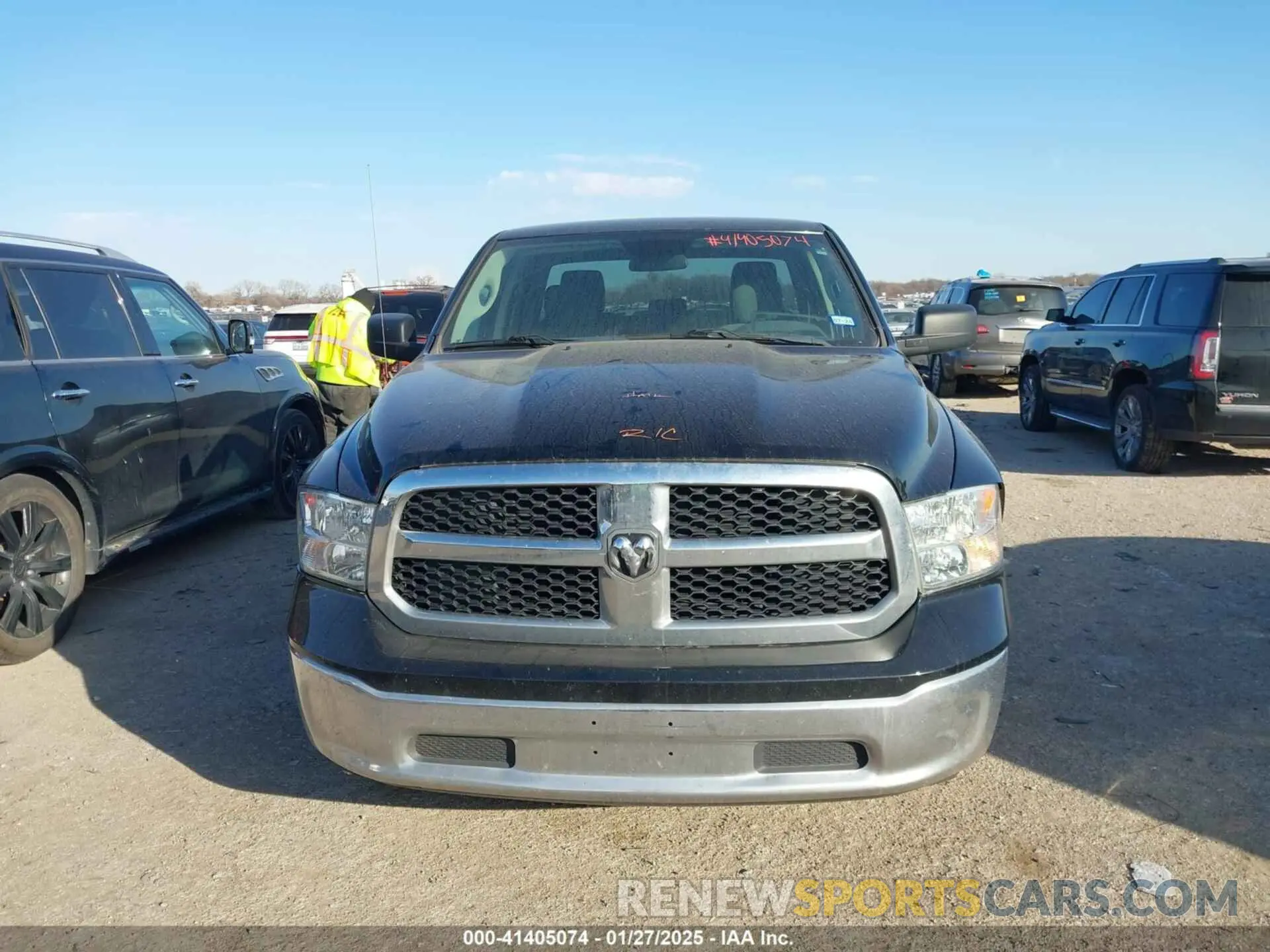 12 fotografías del automóvil dañado 1C6RR6FG0KS673793 RAM 1500 CLASSIC 2019