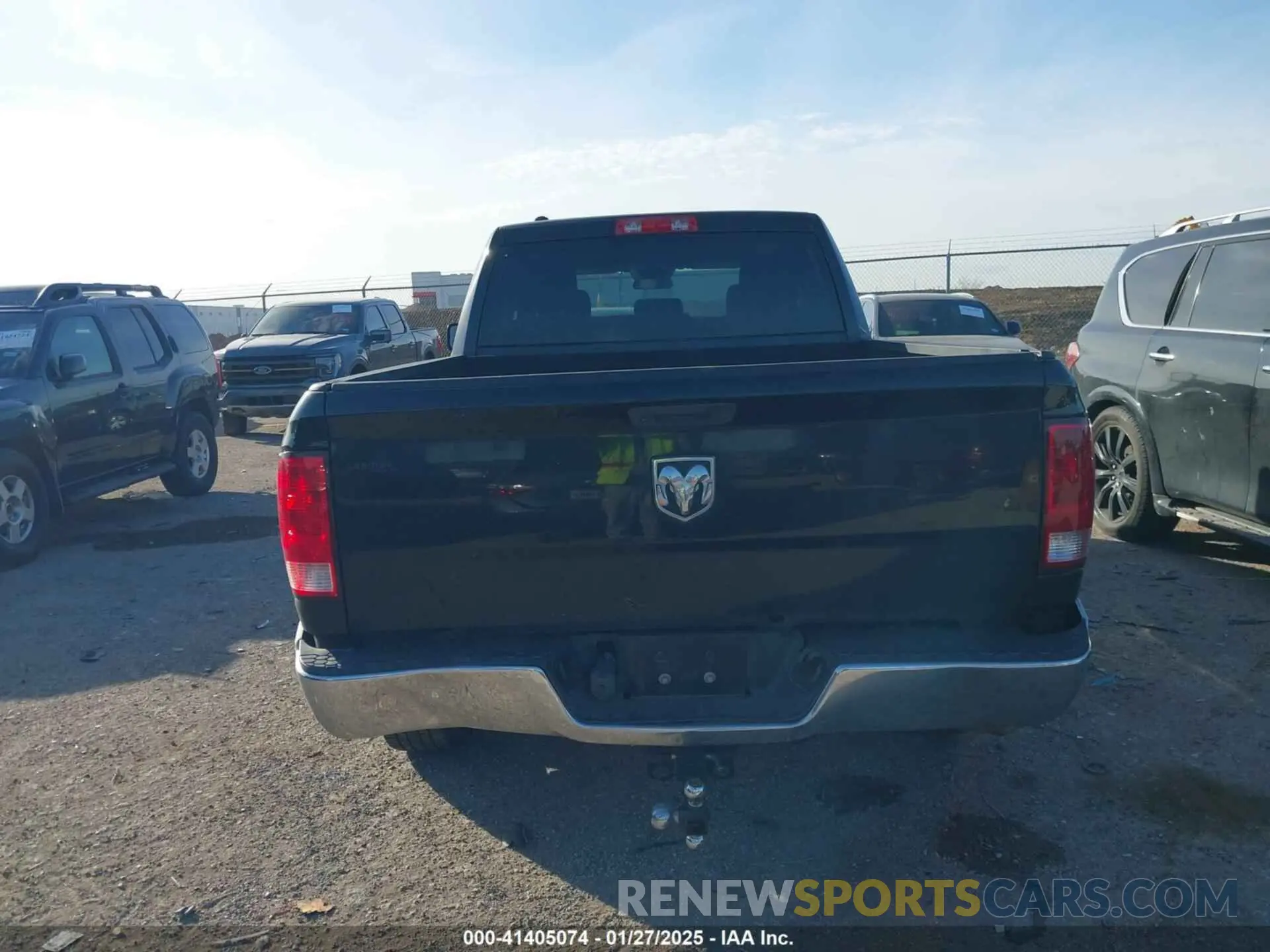16 fotografías del automóvil dañado 1C6RR6FG0KS673793 RAM 1500 CLASSIC 2019