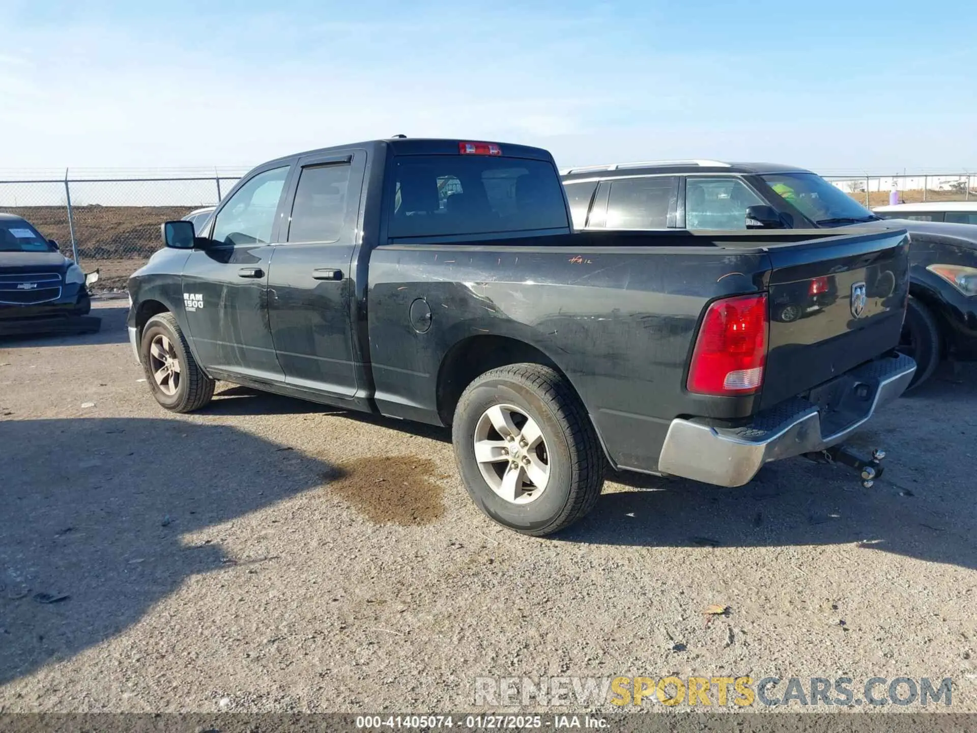 3 fotografías del automóvil dañado 1C6RR6FG0KS673793 RAM 1500 CLASSIC 2019