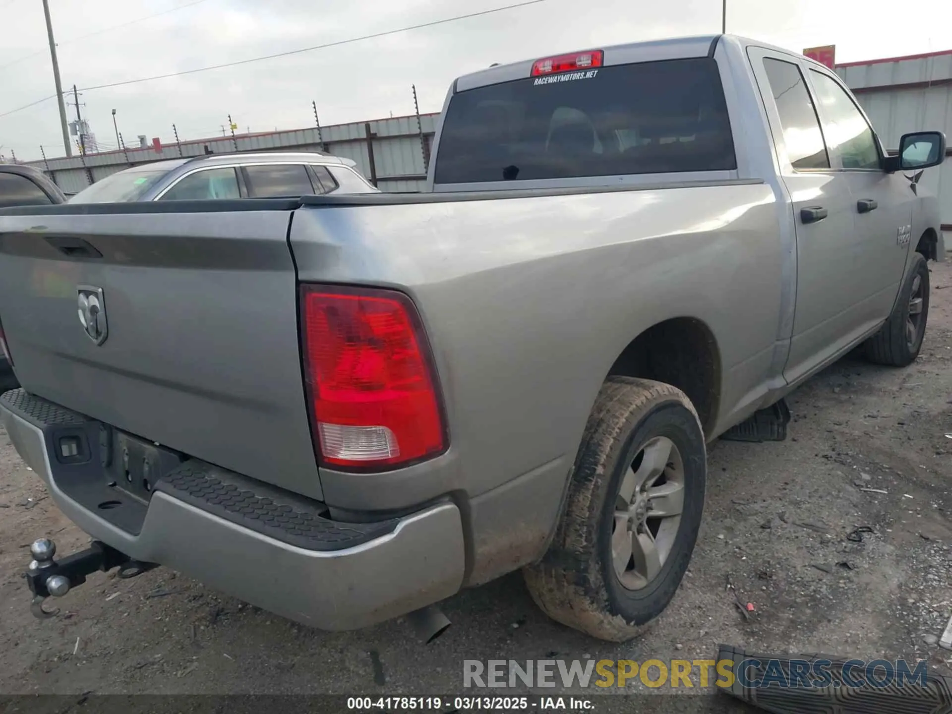 4 fotografías del automóvil dañado 1C6RR6FG1KS674435 RAM 1500 CLASSIC 2019