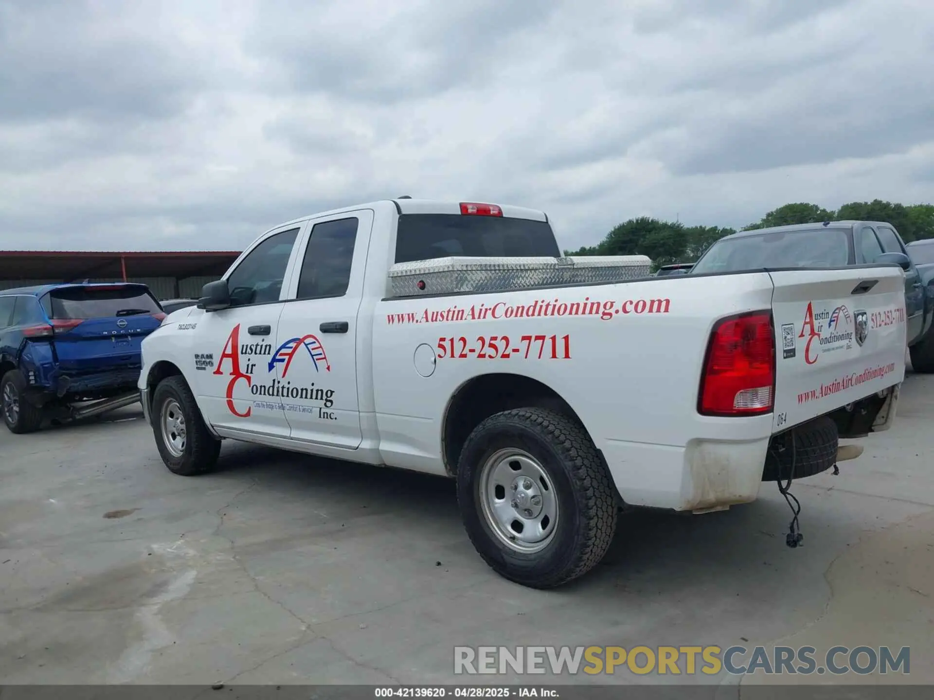14 fotografías del automóvil dañado 1C6RR6FG2KS702064 RAM 1500 CLASSIC 2019