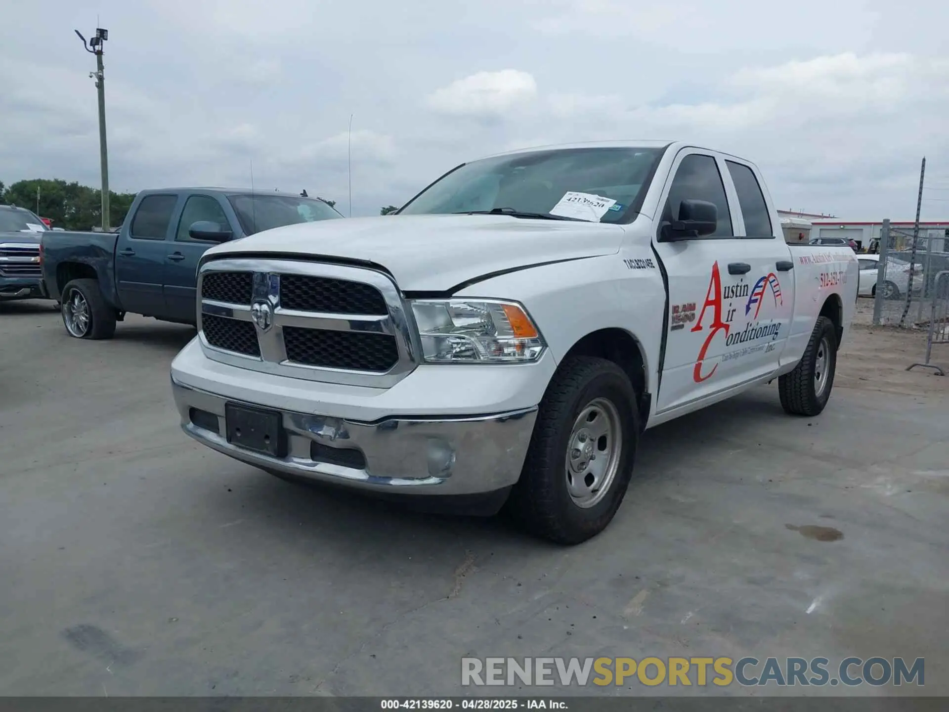2 fotografías del automóvil dañado 1C6RR6FG2KS702064 RAM 1500 CLASSIC 2019