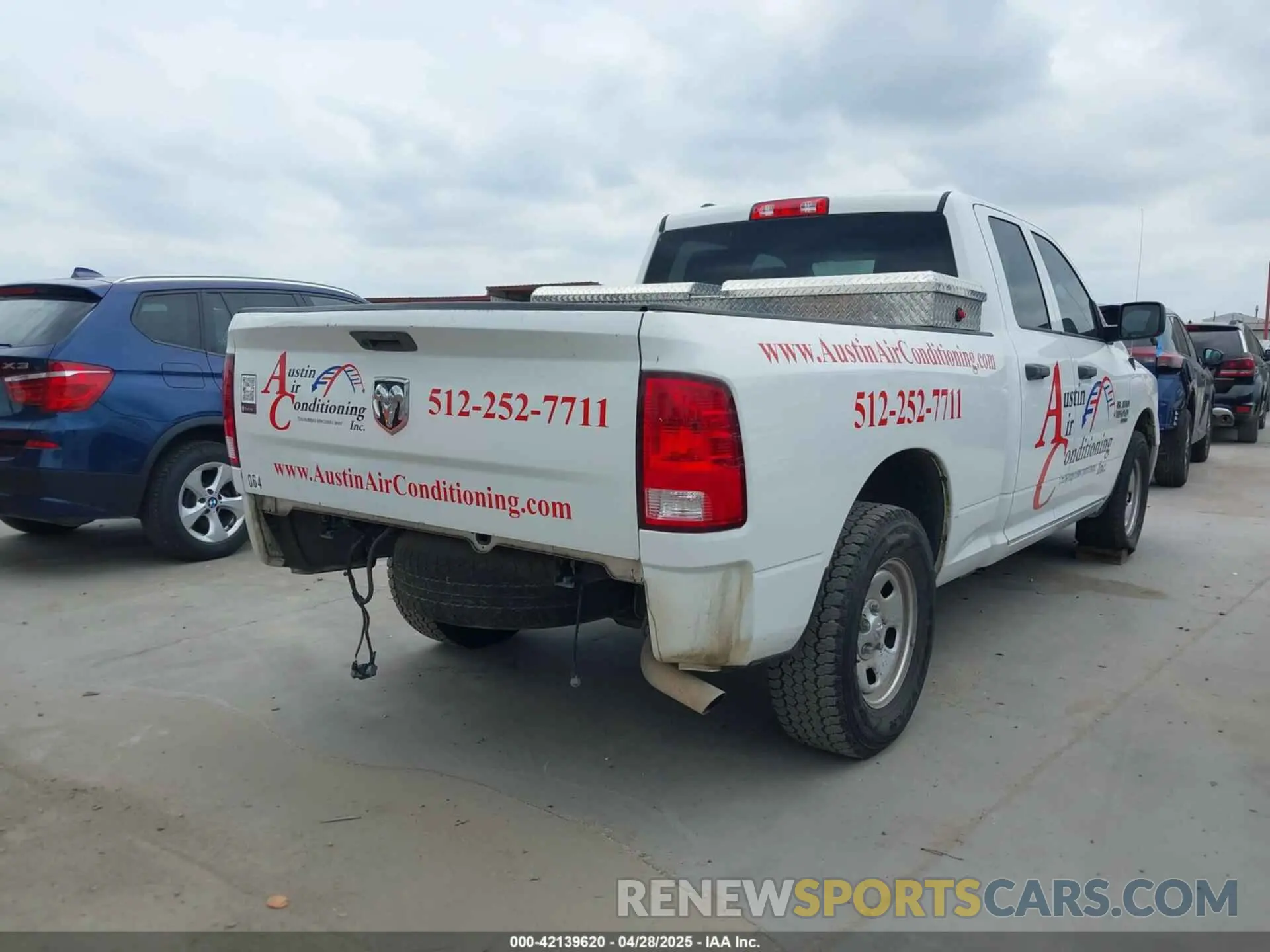 4 fotografías del automóvil dañado 1C6RR6FG2KS702064 RAM 1500 CLASSIC 2019