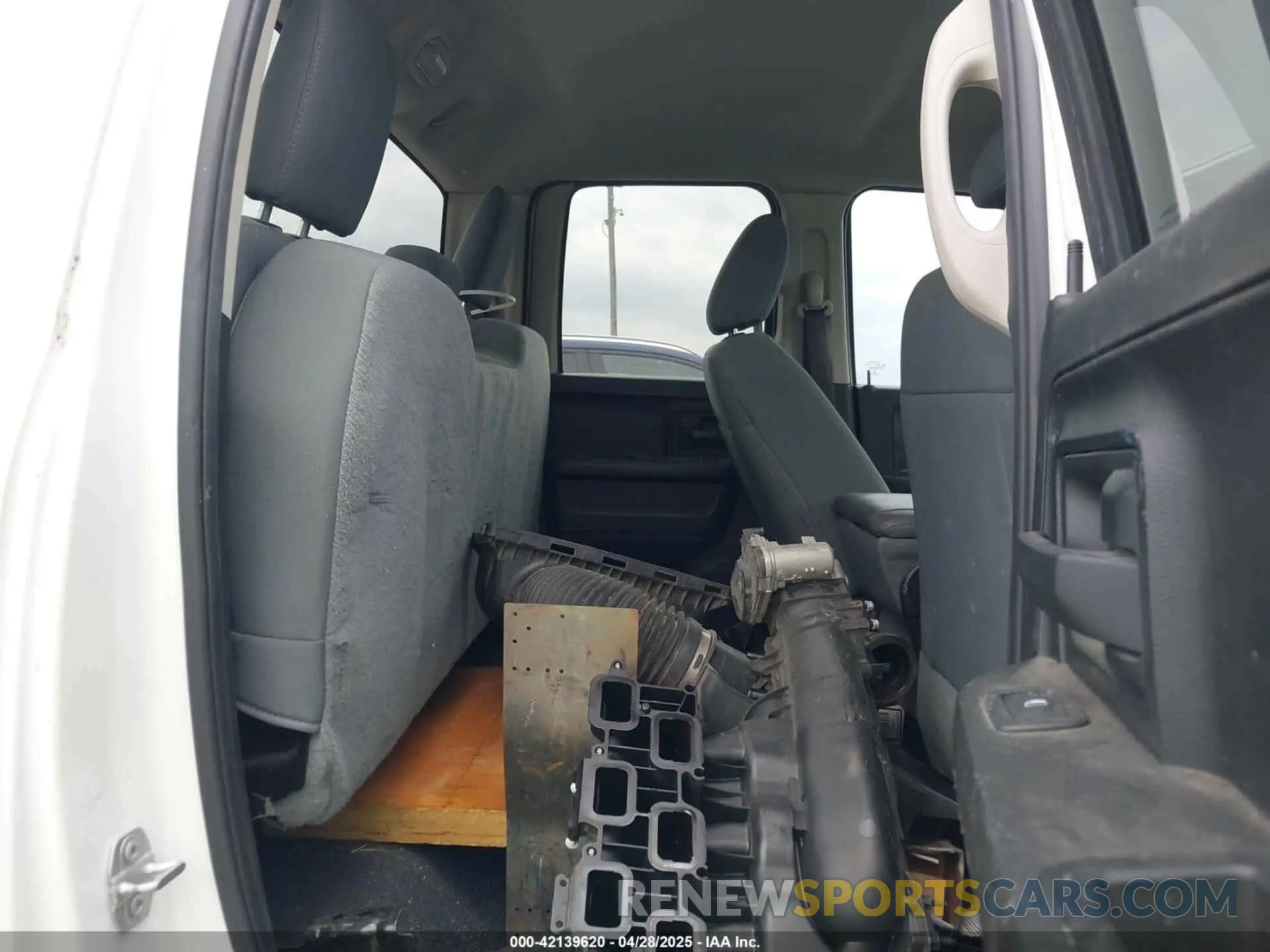 8 fotografías del automóvil dañado 1C6RR6FG2KS702064 RAM 1500 CLASSIC 2019
