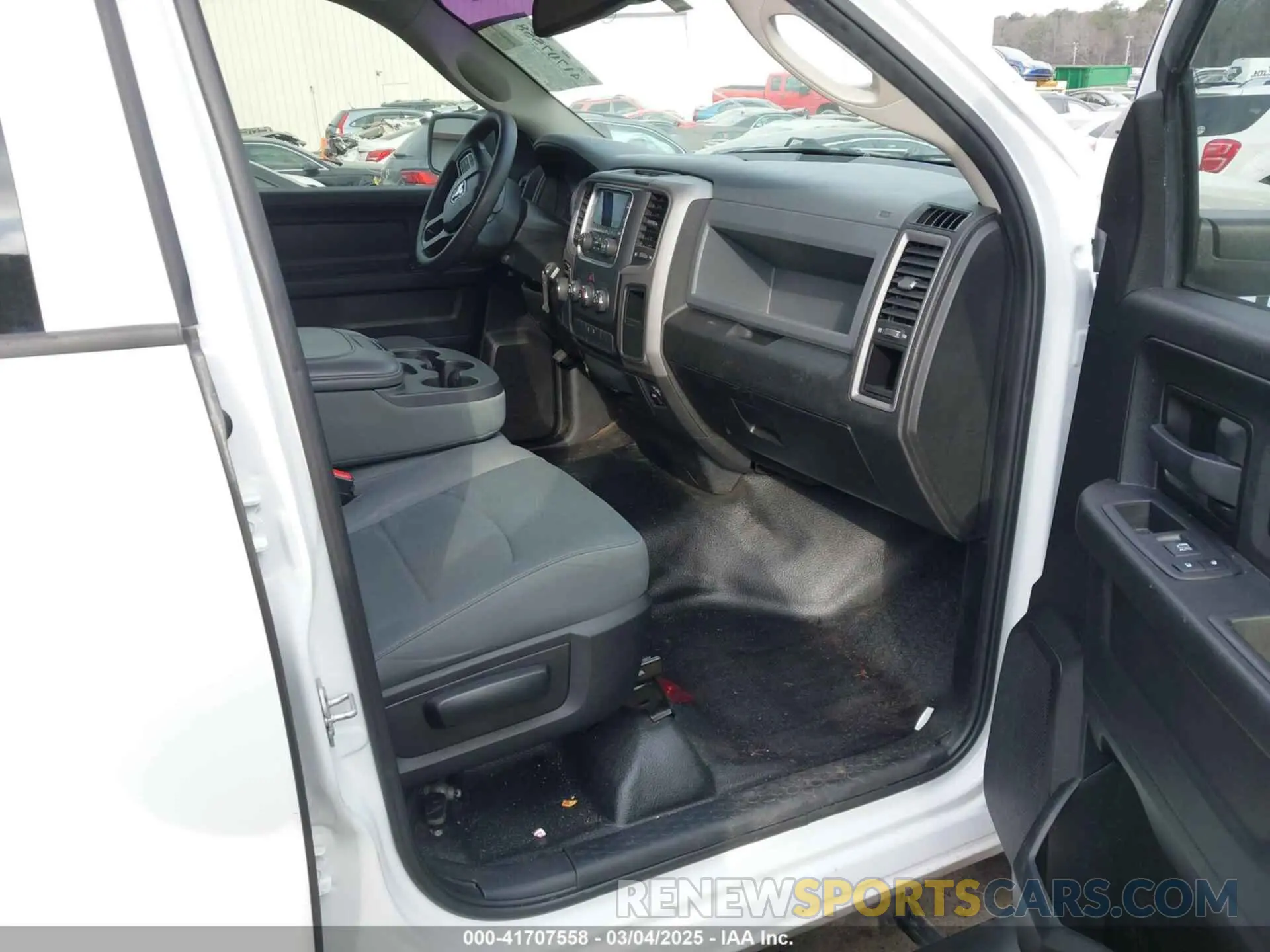 5 fotografías del automóvil dañado 1C6RR6FG4KS515764 RAM 1500 CLASSIC 2019
