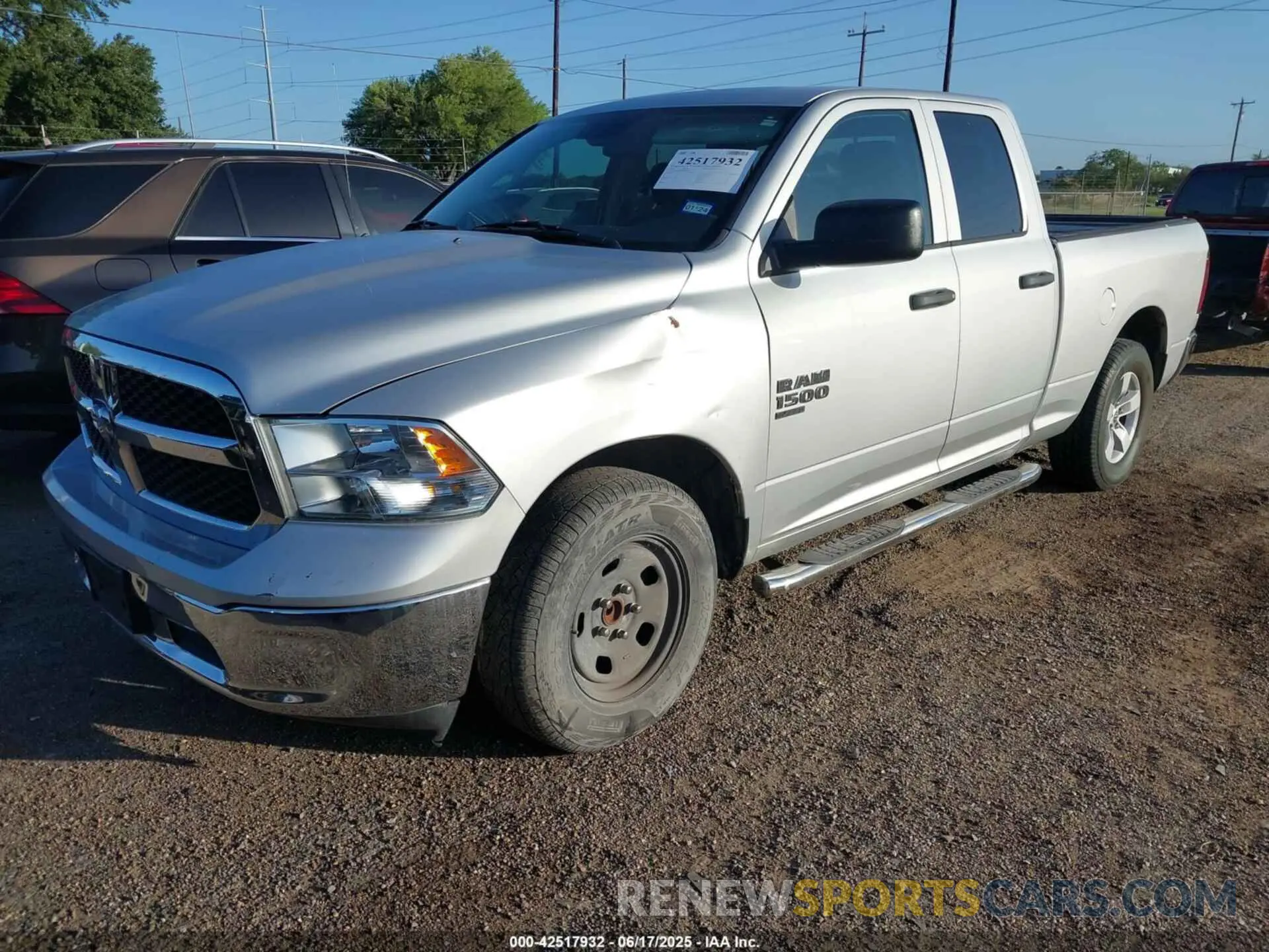 2 fotografías del automóvil dañado 1C6RR6FG4KS529969 RAM 1500 CLASSIC 2019