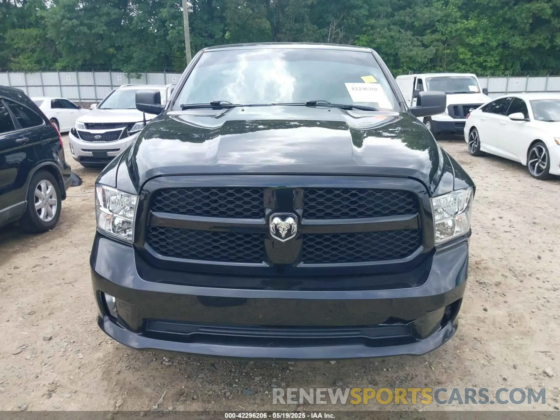 12 fotografías del automóvil dañado 1C6RR6FG5KS528684 RAM 1500 CLASSIC 2019