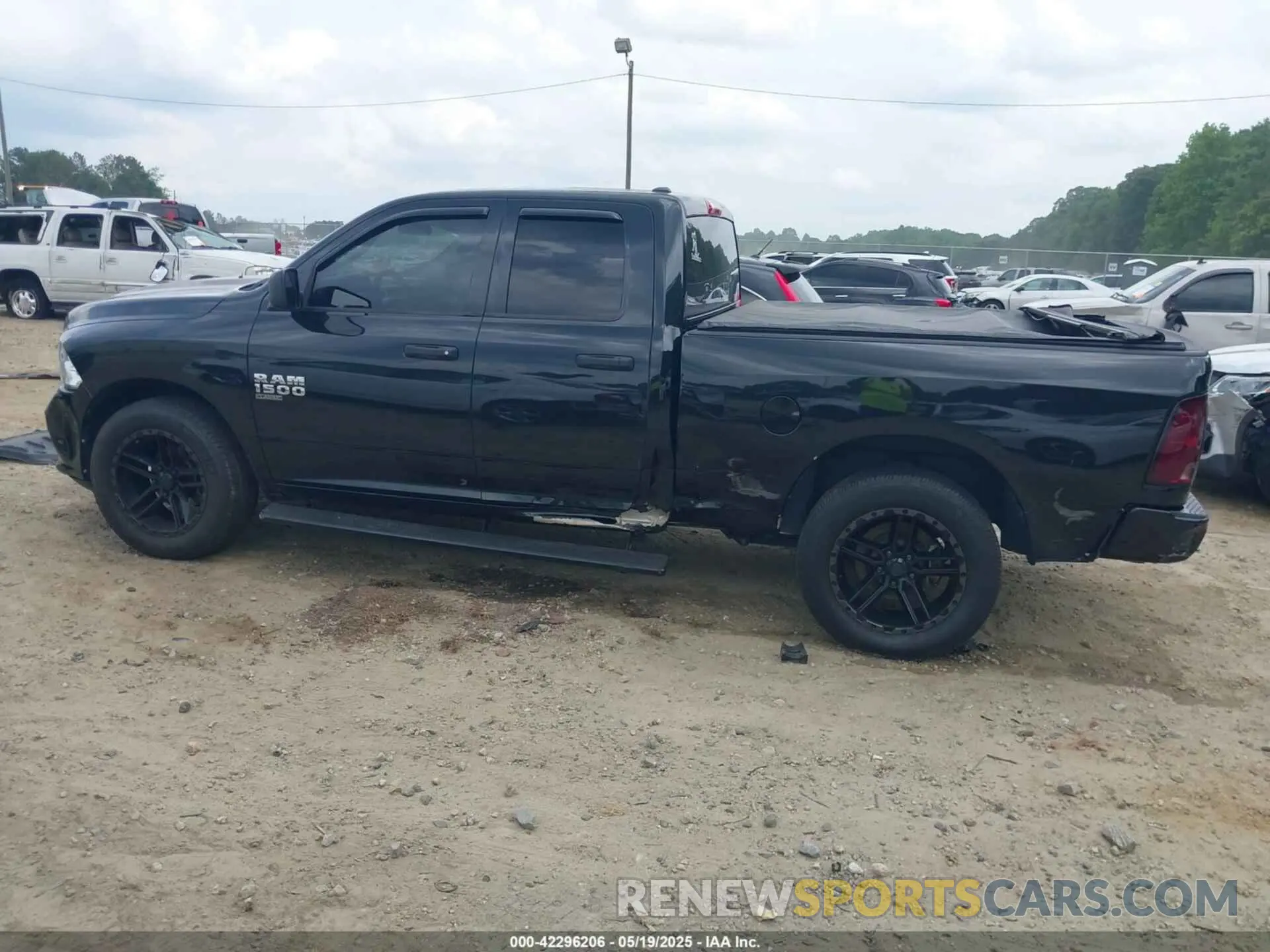 6 fotografías del automóvil dañado 1C6RR6FG5KS528684 RAM 1500 CLASSIC 2019