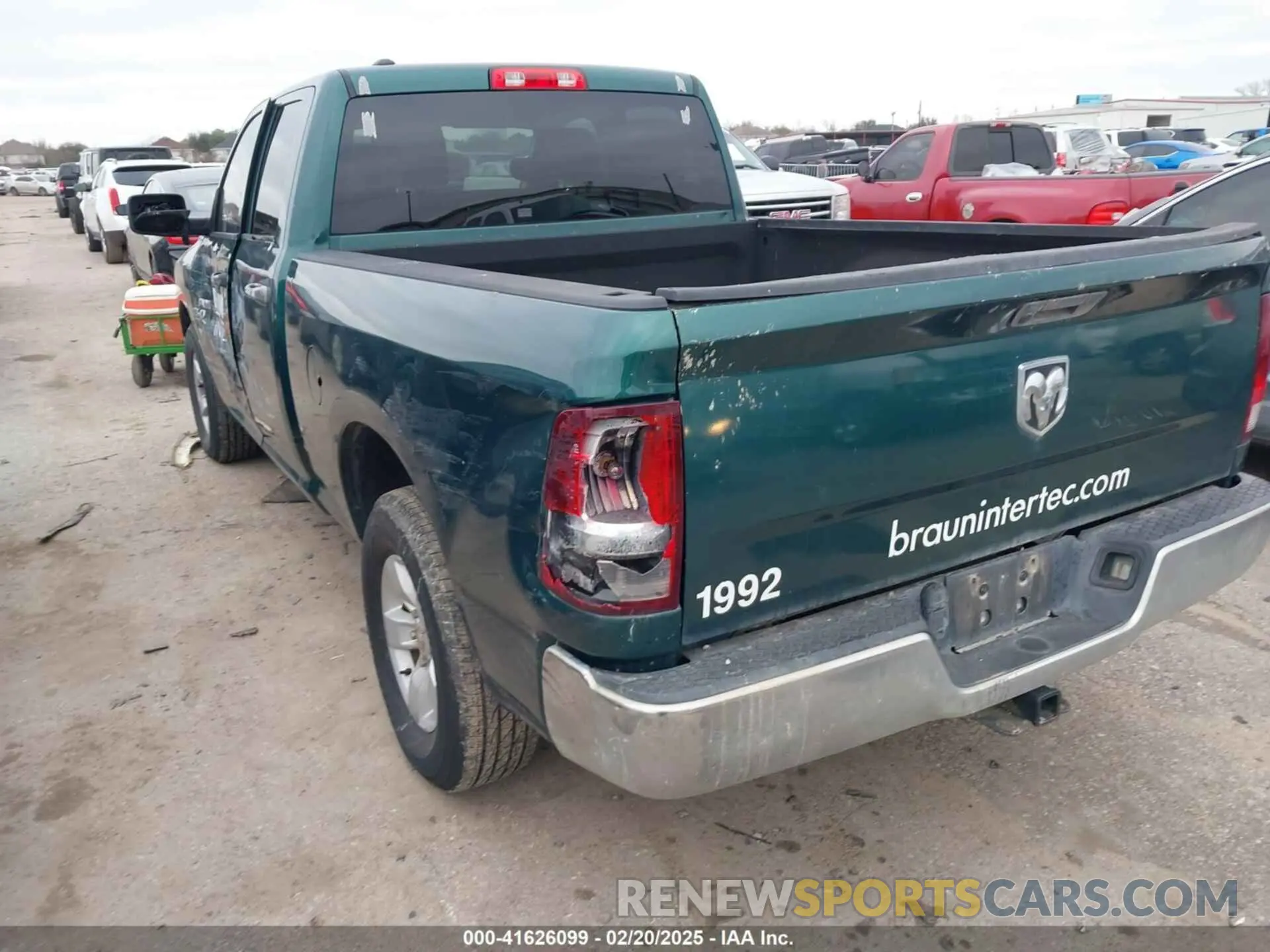 3 fotografías del automóvil dañado 1C6RR6FG5KS604551 RAM 1500 CLASSIC 2019