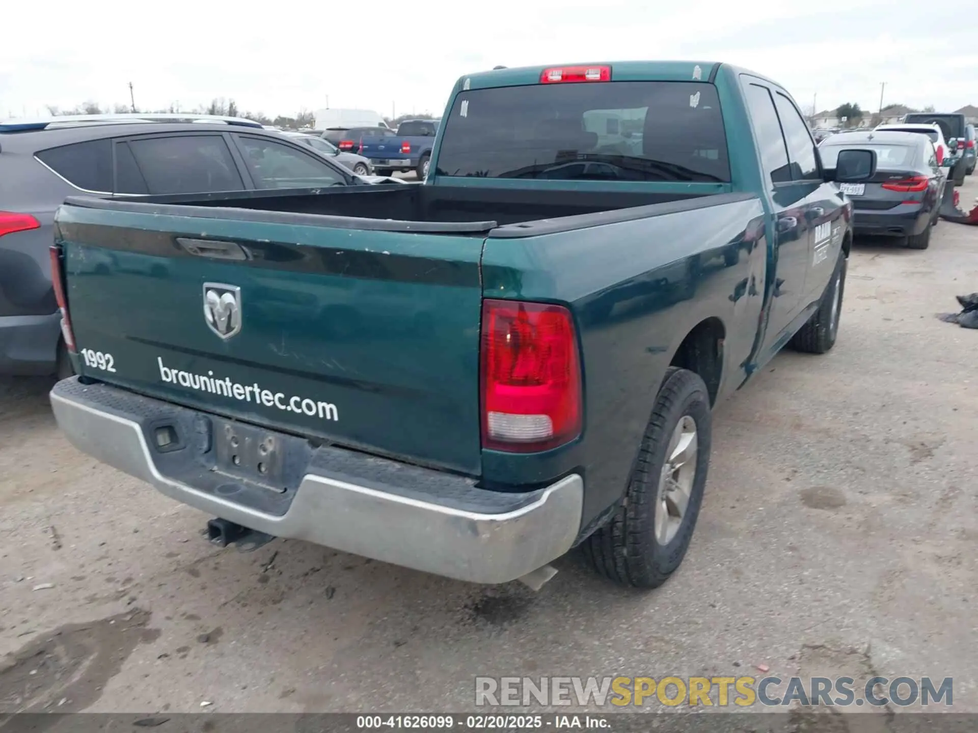 4 fotografías del automóvil dañado 1C6RR6FG5KS604551 RAM 1500 CLASSIC 2019