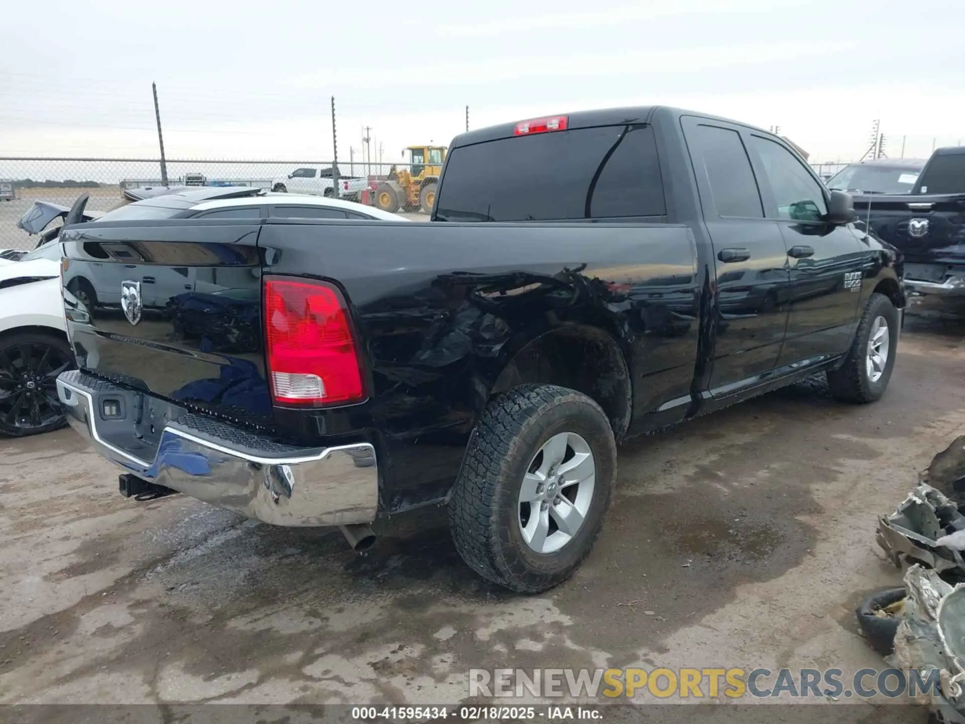 4 fotografías del automóvil dañado 1C6RR6FG6KS630446 RAM 1500 CLASSIC 2019
