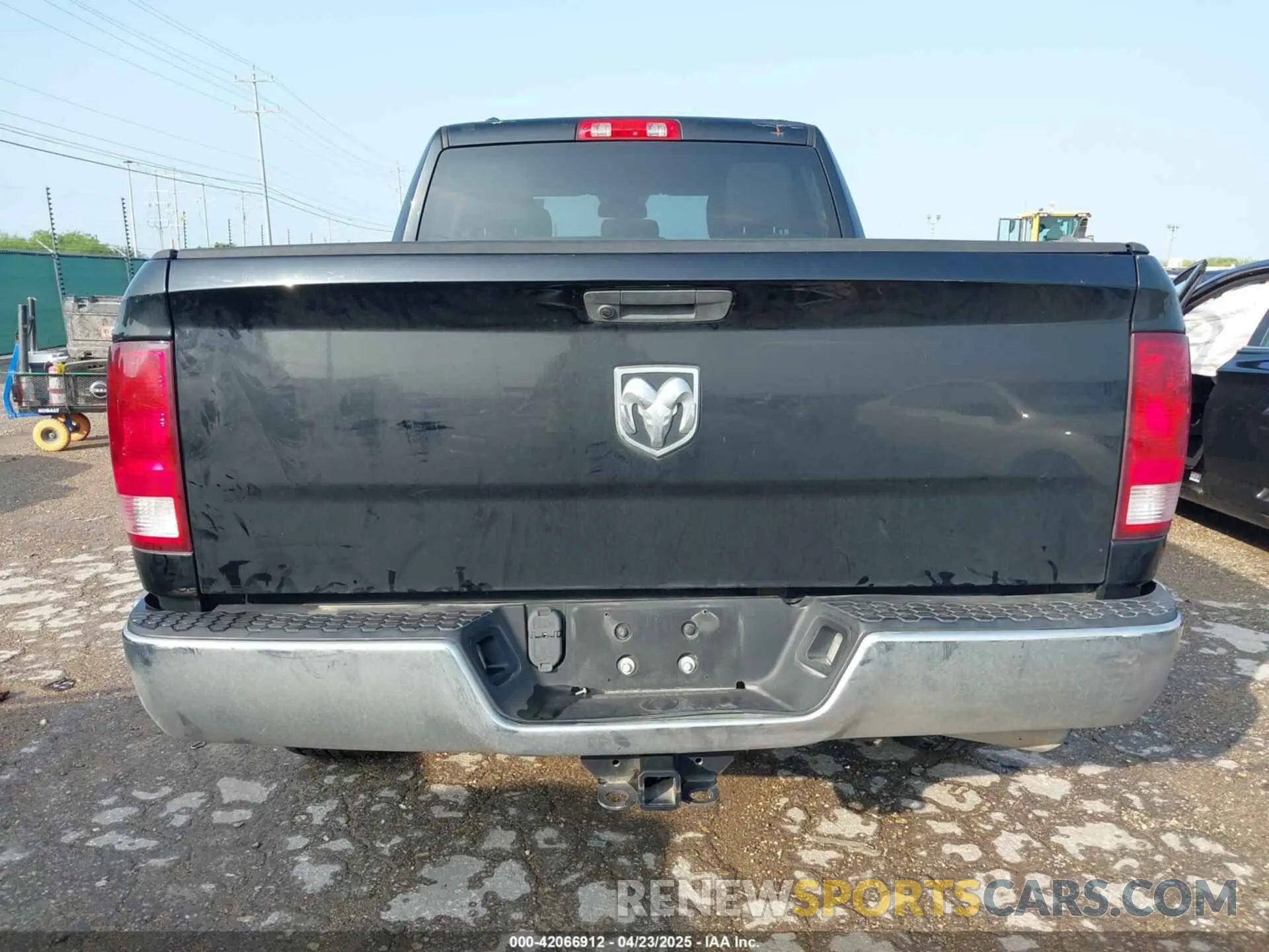 16 fotografías del automóvil dañado 1C6RR6FG7KS613350 RAM 1500 CLASSIC 2019