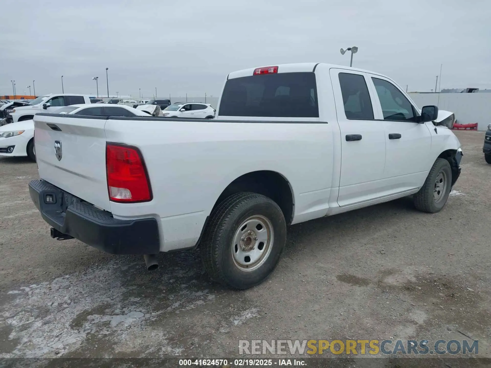 4 fotografías del automóvil dañado 1C6RR6FG9KS581436 RAM 1500 CLASSIC 2019