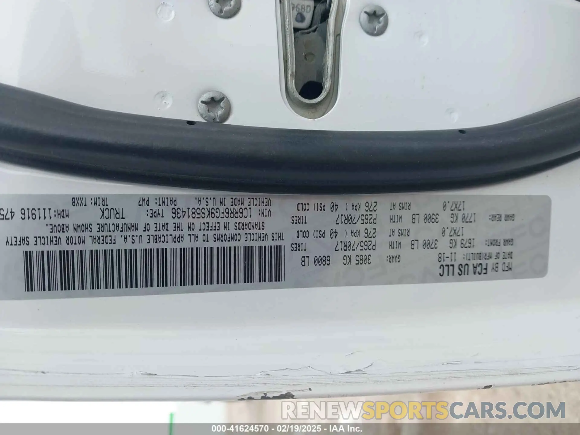 9 fotografías del automóvil dañado 1C6RR6FG9KS581436 RAM 1500 CLASSIC 2019