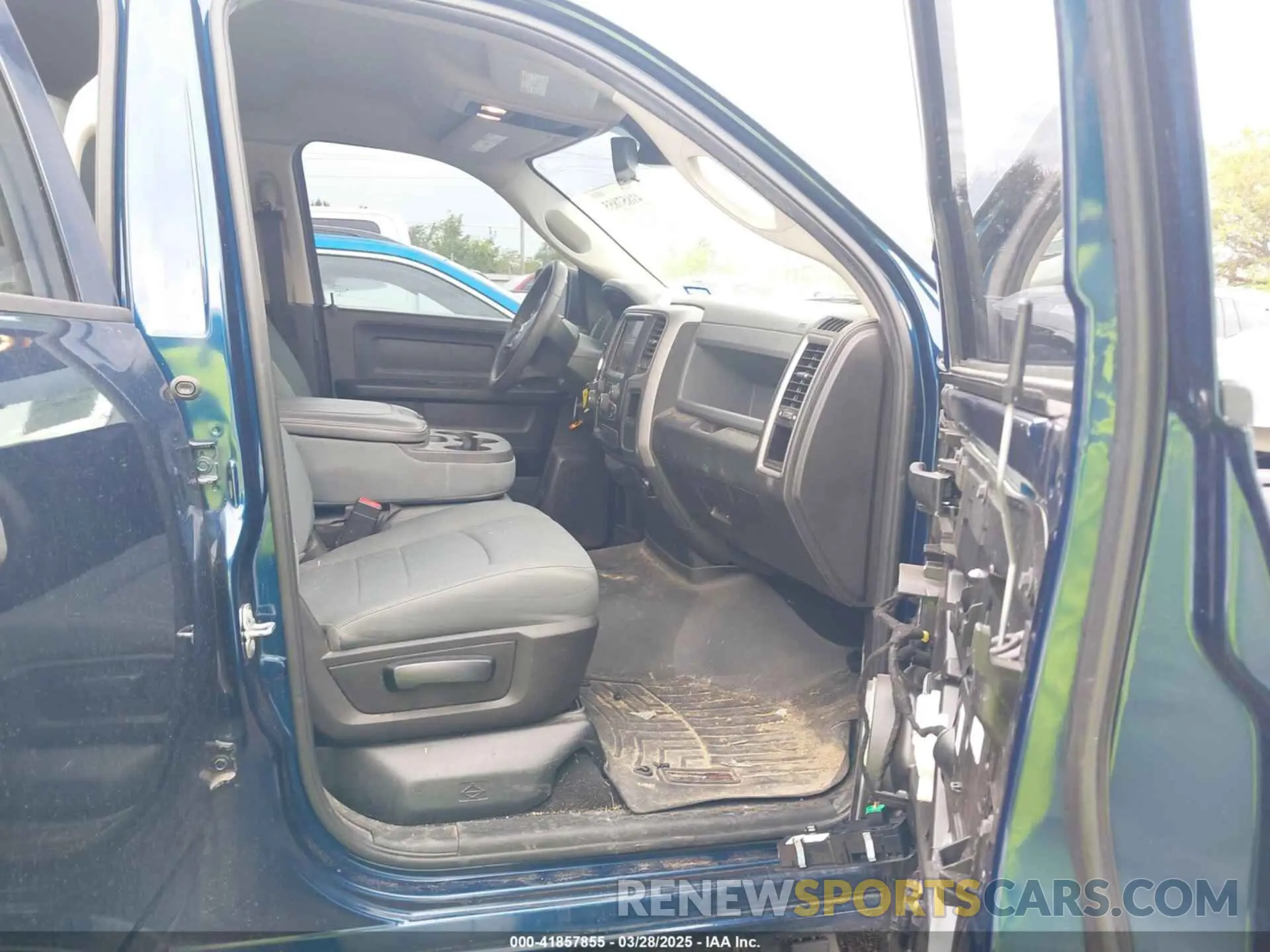 5 fotografías del automóvil dañado 1C6RR6FG9KS702014 RAM 1500 CLASSIC 2019