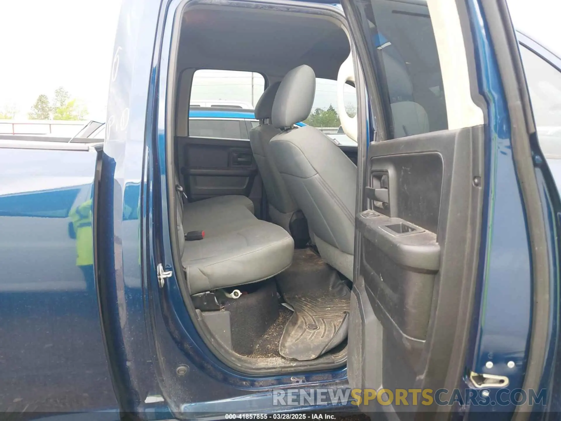 8 fotografías del automóvil dañado 1C6RR6FG9KS702014 RAM 1500 CLASSIC 2019