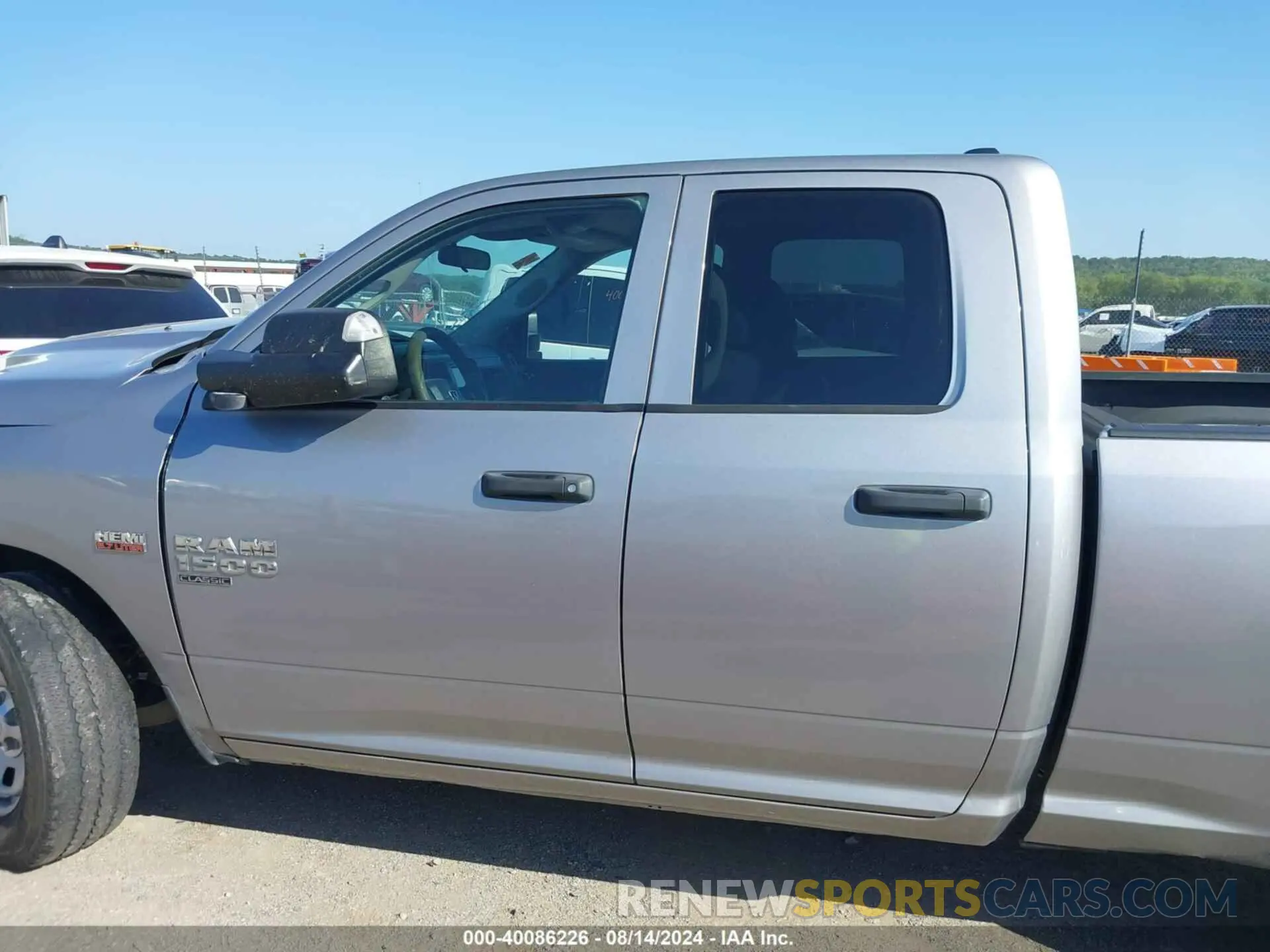 13 fotografías del automóvil dañado 1C6RR6FT2KS710467 RAM 1500 CLASSIC 2019