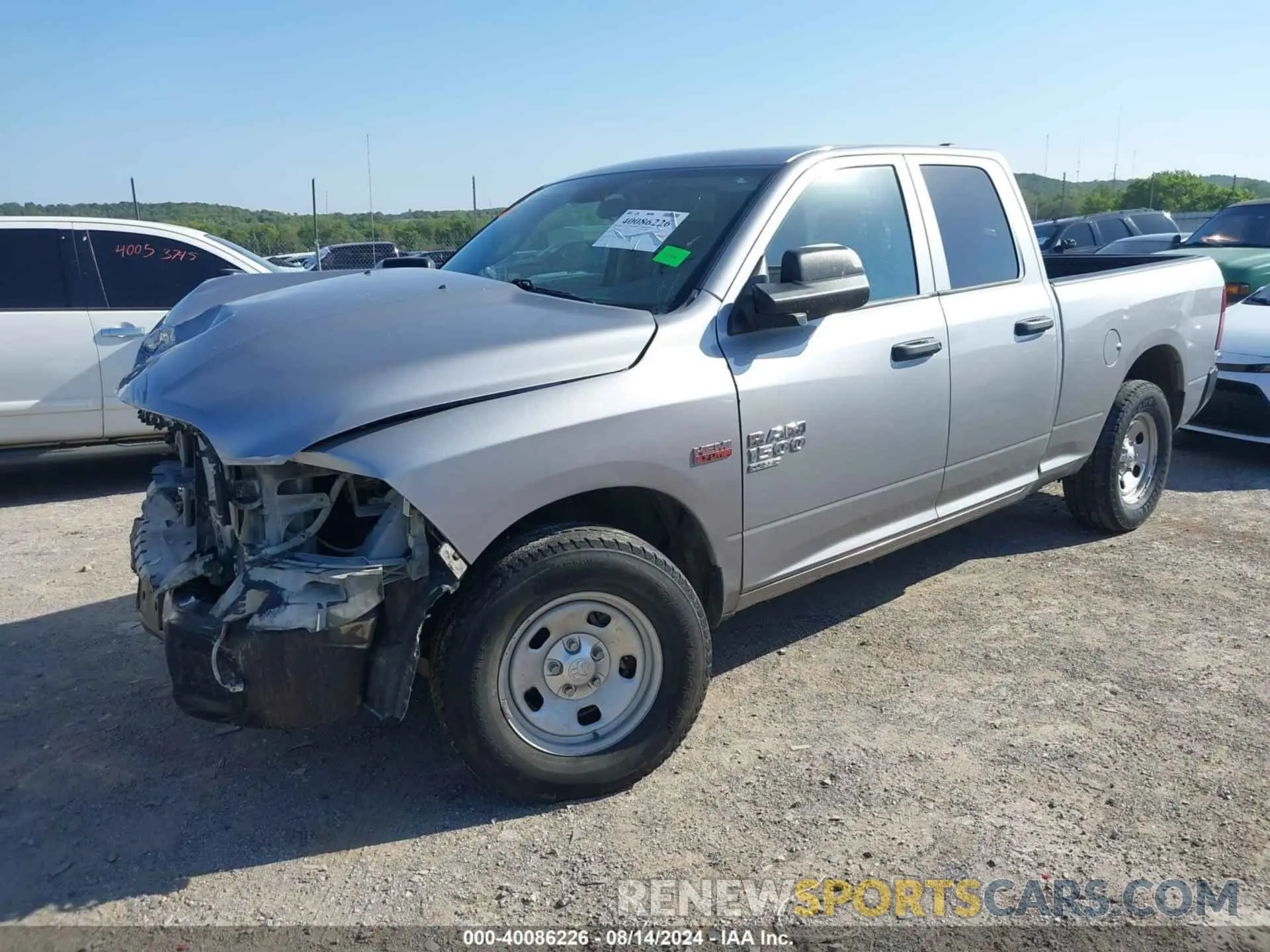 2 fotografías del automóvil dañado 1C6RR6FT2KS710467 RAM 1500 CLASSIC 2019