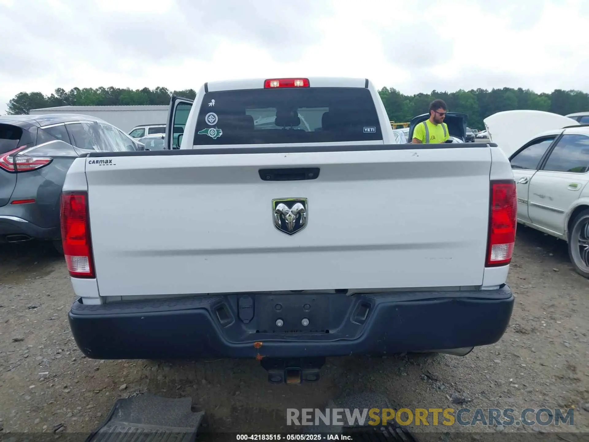 16 fotografías del automóvil dañado 1C6RR6FT5KS622433 RAM 1500 CLASSIC 2019