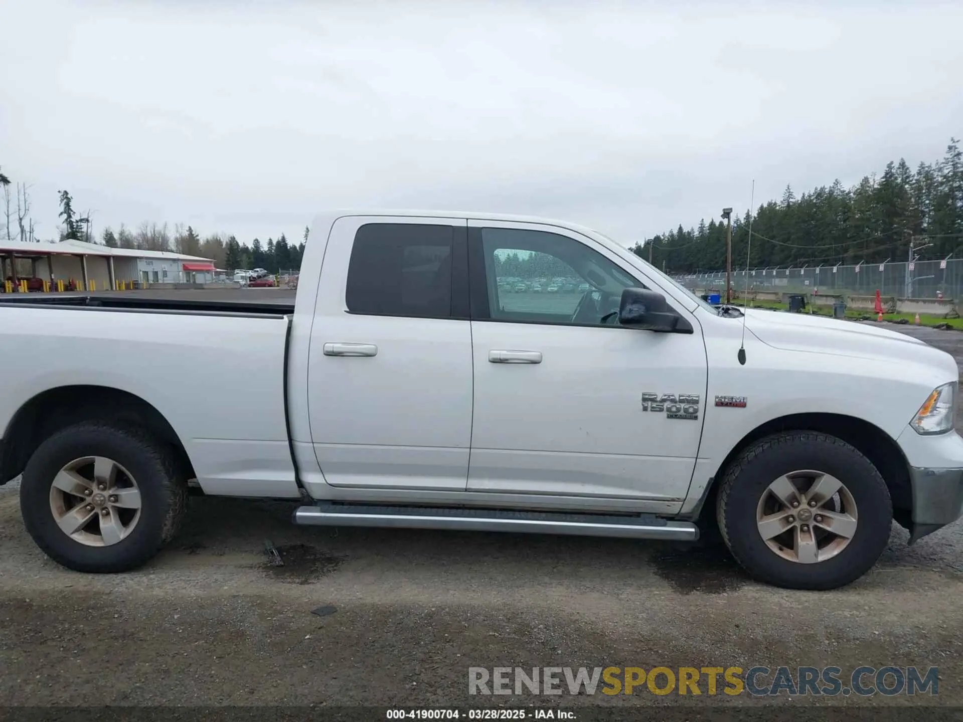 13 fotografías del automóvil dañado 1C6RR6GT7KS621234 RAM 1500 CLASSIC 2019