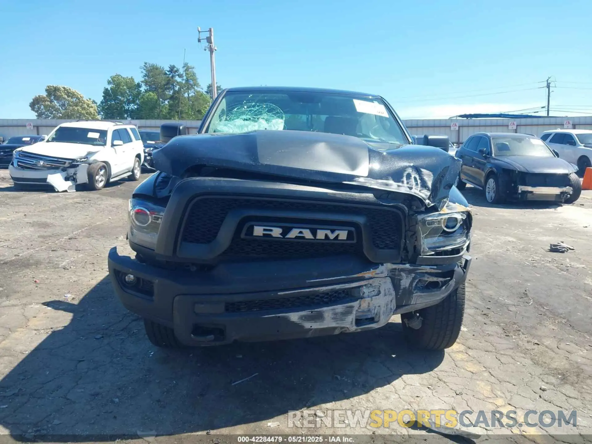 12 fotografías del automóvil dañado 1C6RR6GTXKS732022 RAM 1500 CLASSIC 2019