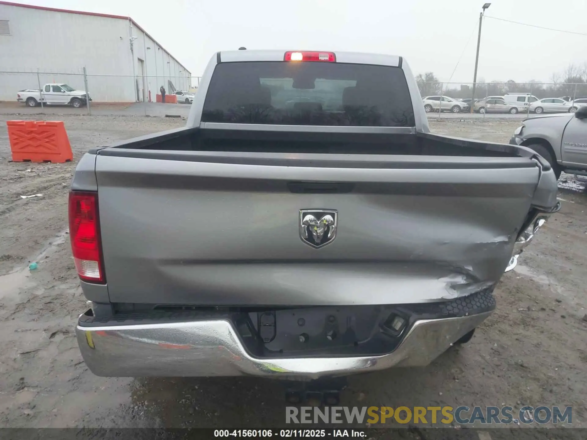 16 fotografías del automóvil dañado 1C6RR6KG3KS726864 RAM 1500 CLASSIC 2019