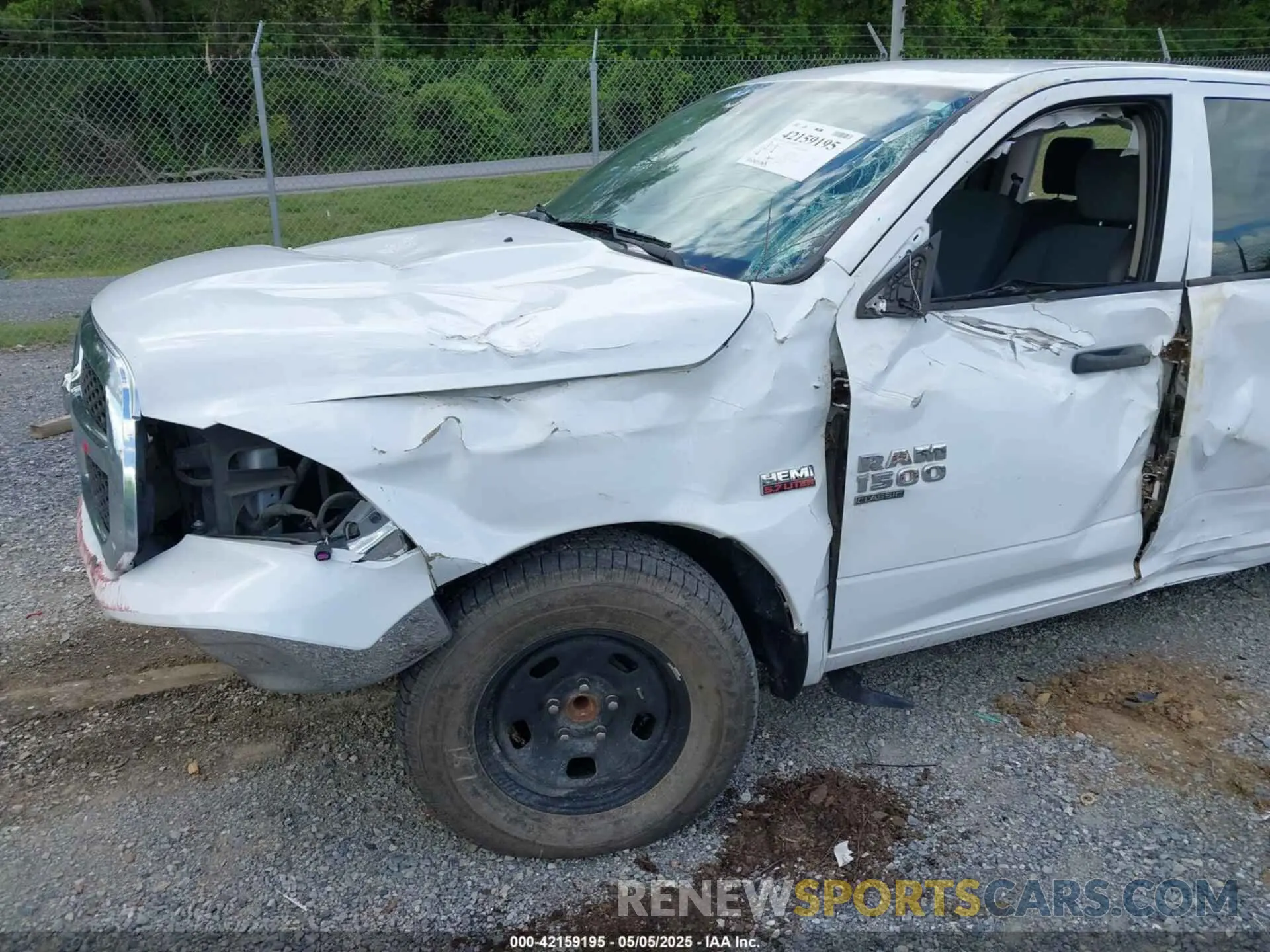 12 fotografías del automóvil dañado 1C6RR6KT5KS552244 RAM 1500 CLASSIC 2019