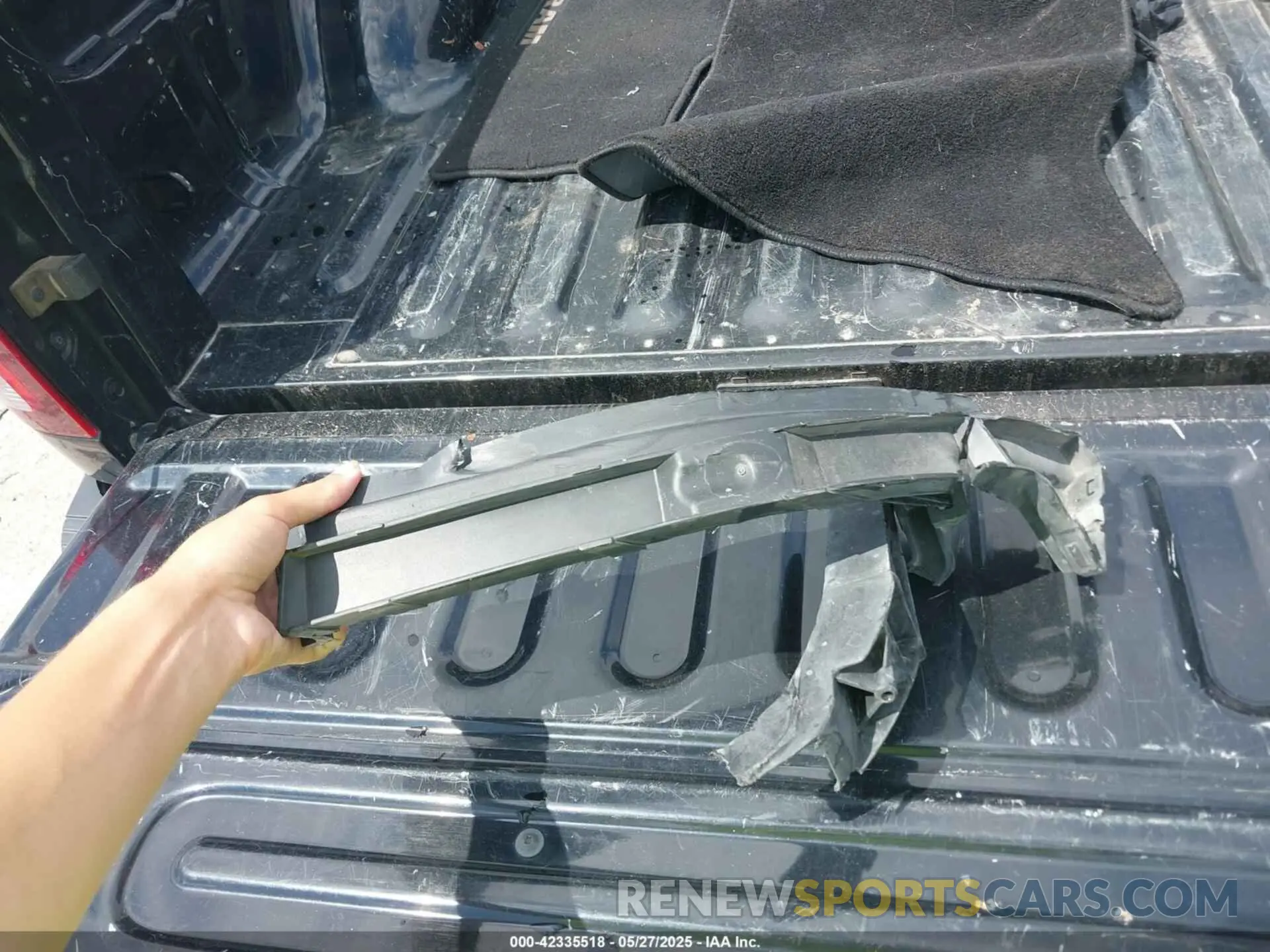 12 fotografías del automóvil dañado 1C6RR6LT0KS697853 RAM 1500 CLASSIC 2019