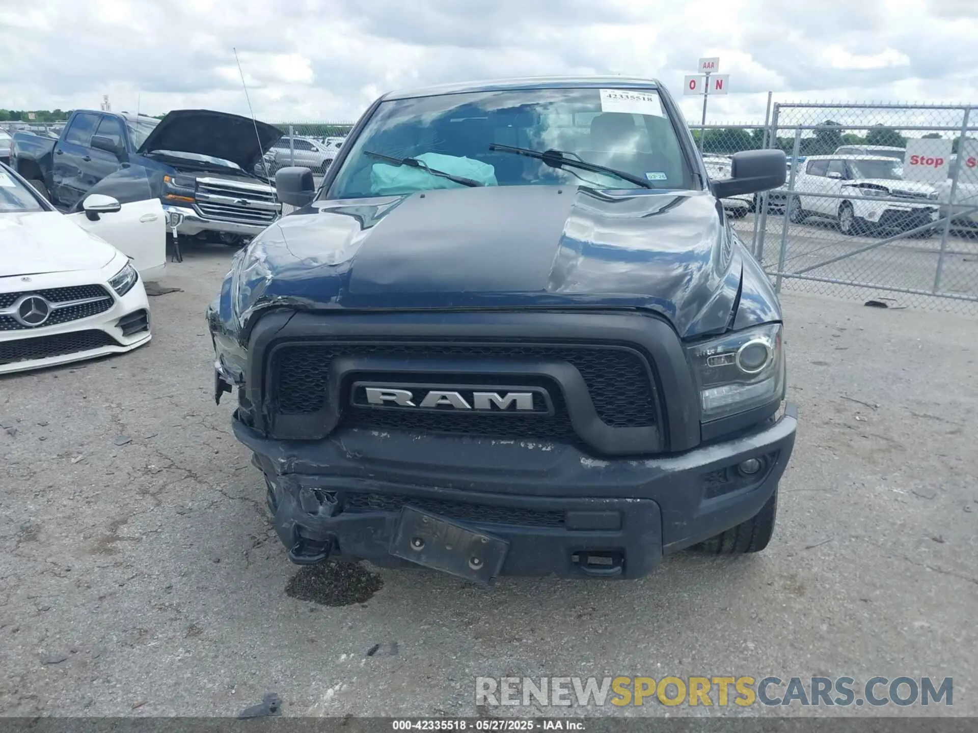 13 fotografías del automóvil dañado 1C6RR6LT0KS697853 RAM 1500 CLASSIC 2019