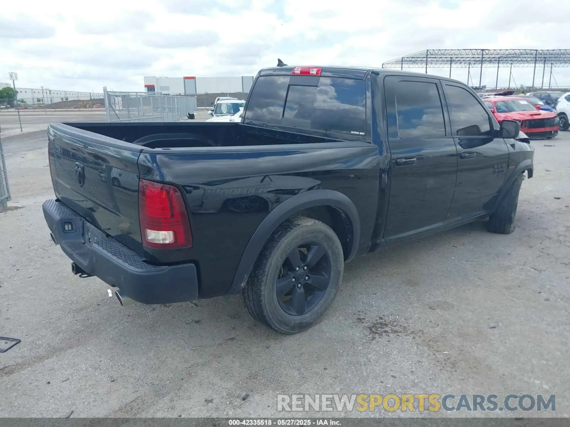 4 fotografías del automóvil dañado 1C6RR6LT0KS697853 RAM 1500 CLASSIC 2019