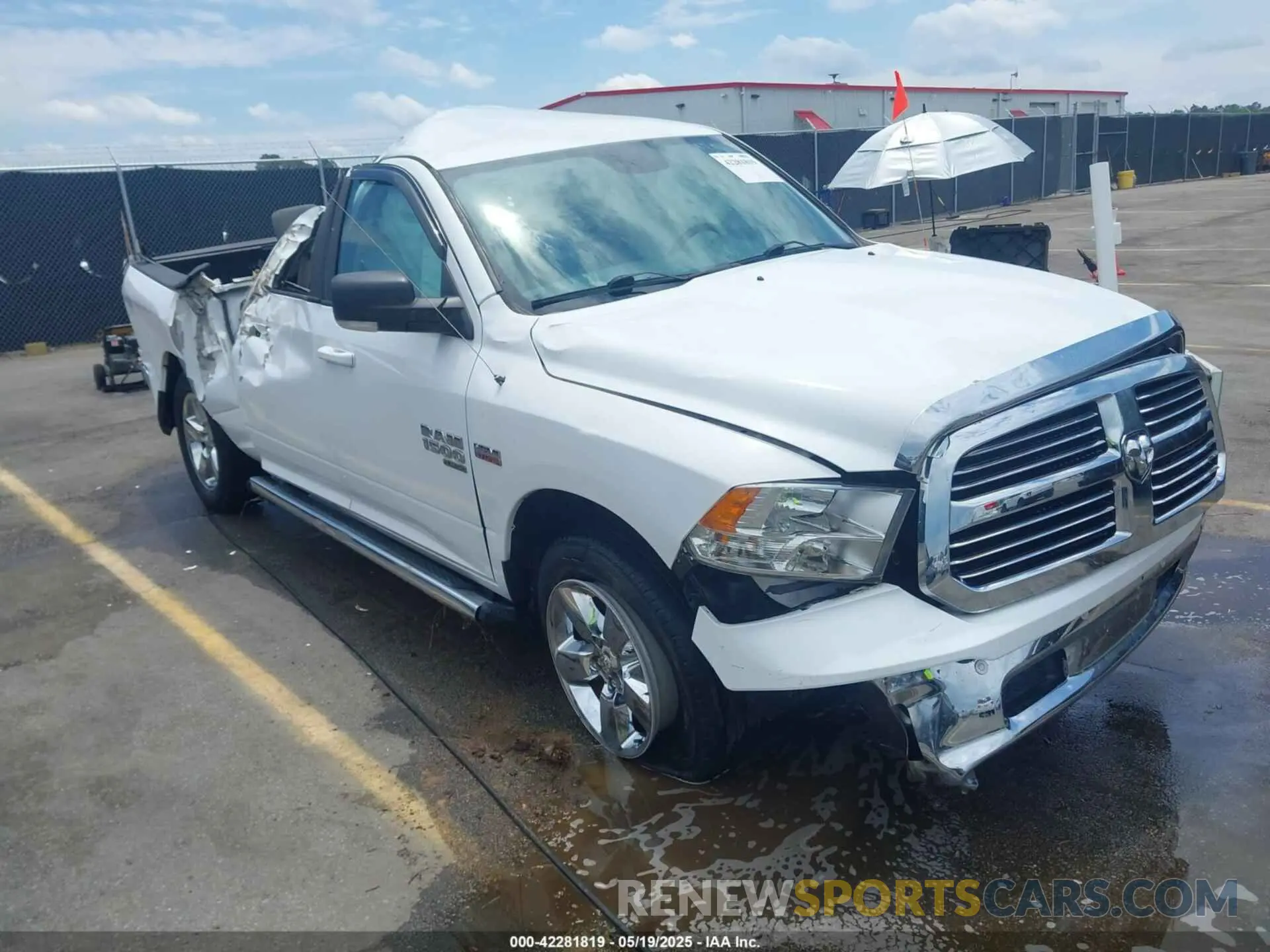 1 fotografías del automóvil dañado 1C6RR6LT2KS619557 RAM 1500 CLASSIC 2019