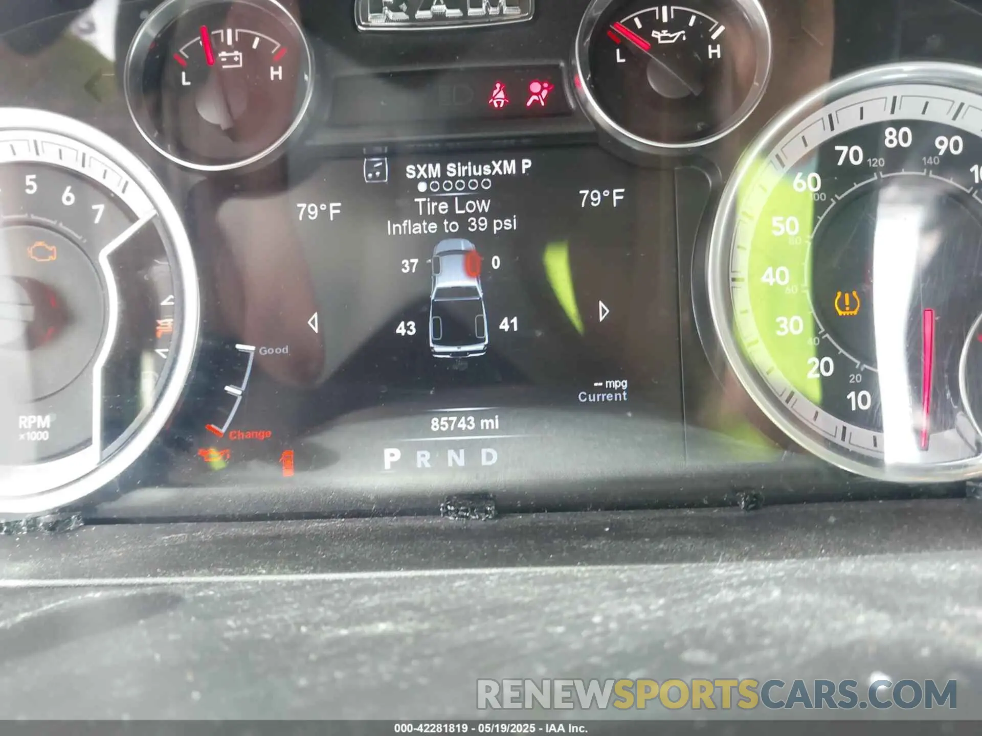 7 fotografías del automóvil dañado 1C6RR6LT2KS619557 RAM 1500 CLASSIC 2019