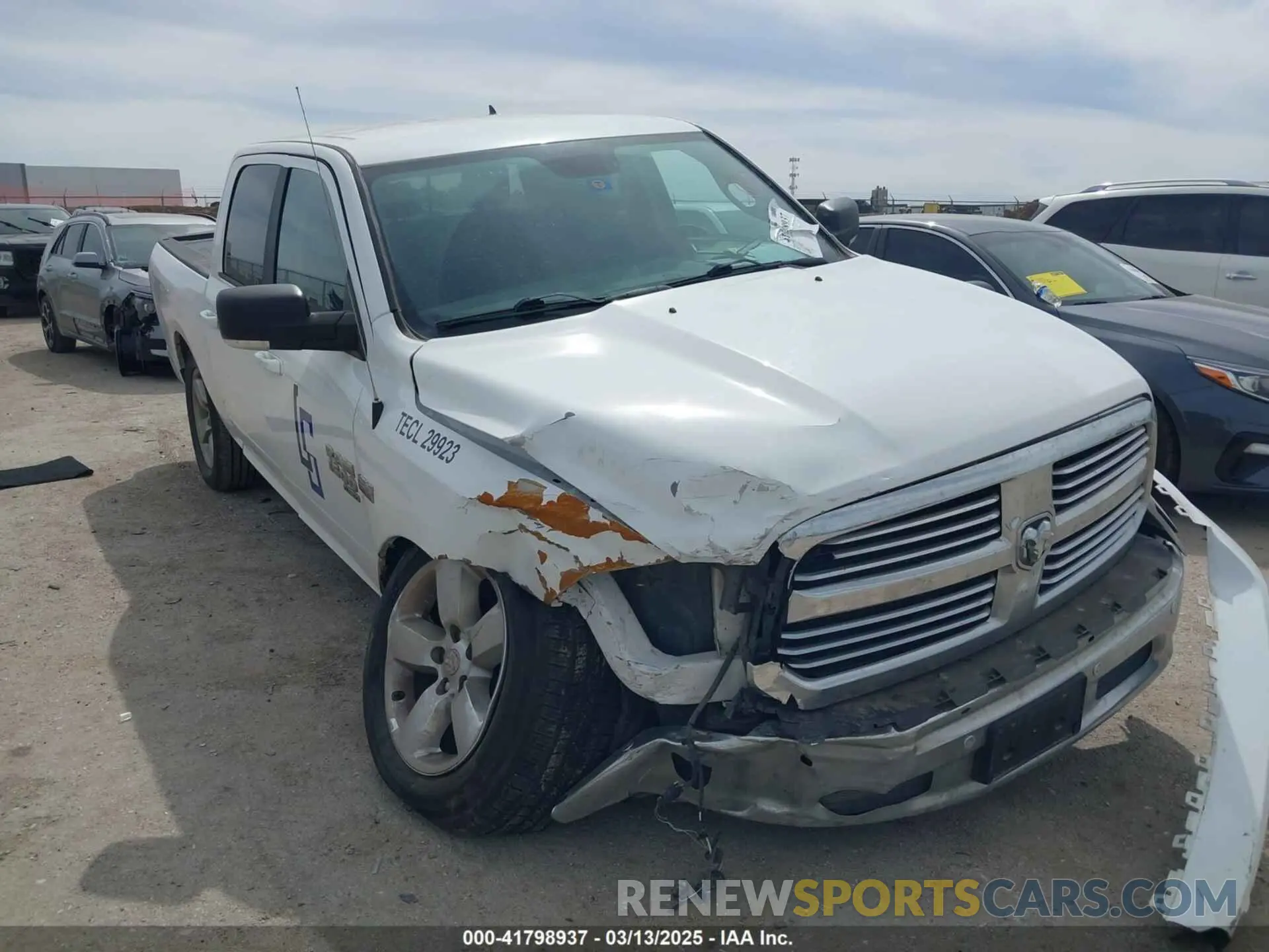 1 fotografías del automóvil dañado 1C6RR6LT7KS564197 RAM 1500 CLASSIC 2019