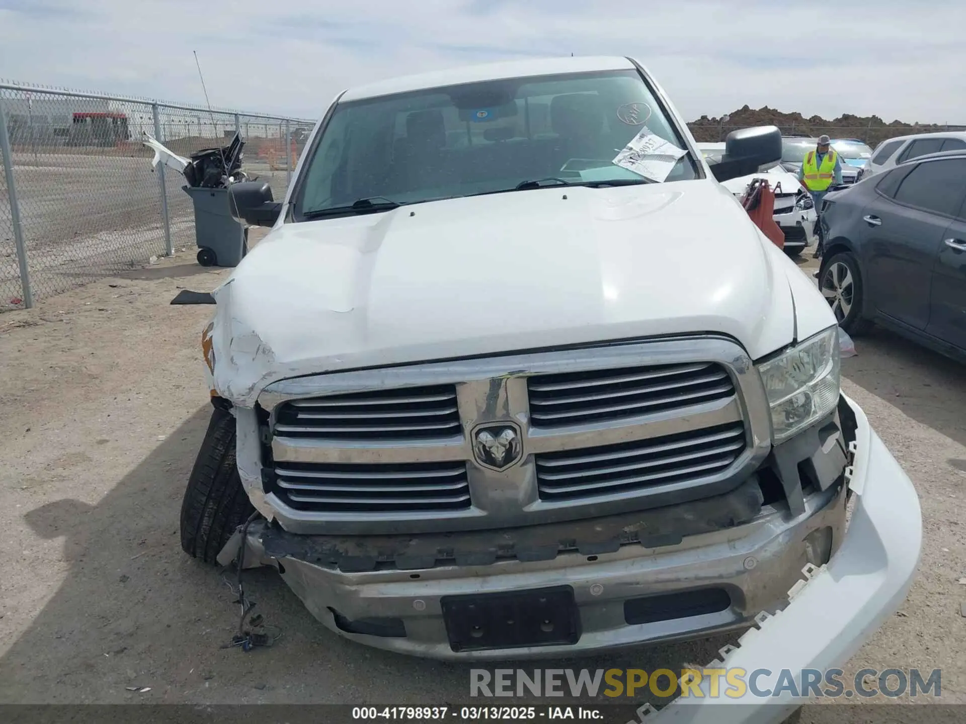 11 fotografías del automóvil dañado 1C6RR6LT7KS564197 RAM 1500 CLASSIC 2019
