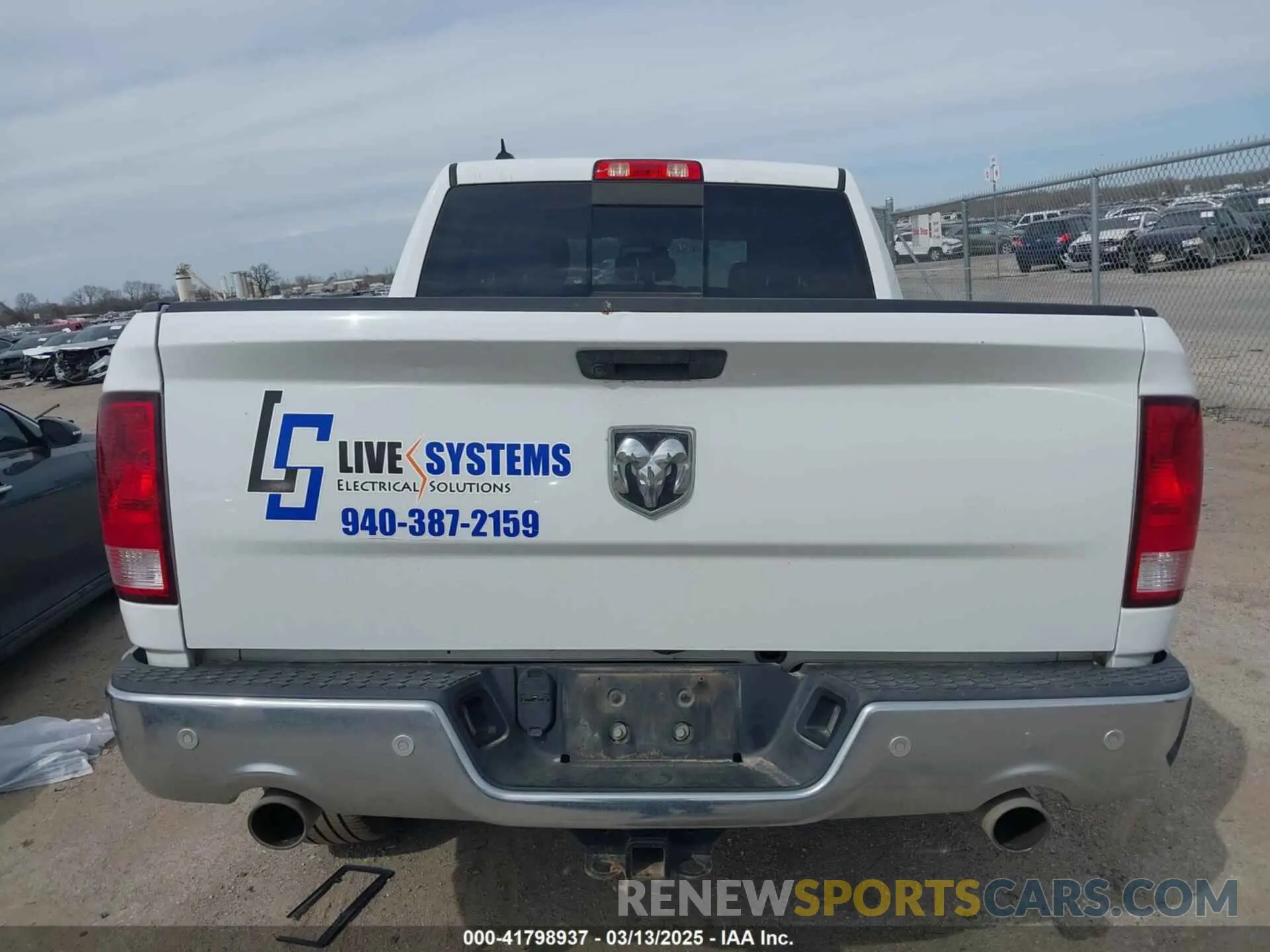 15 fotografías del automóvil dañado 1C6RR6LT7KS564197 RAM 1500 CLASSIC 2019