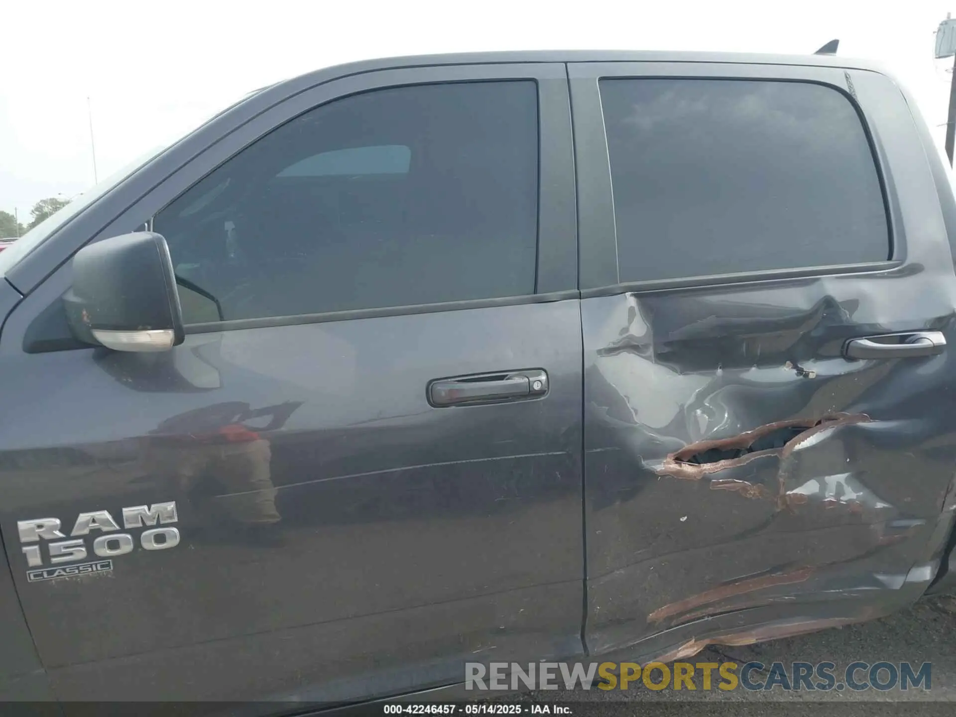 14 fotografías del automóvil dañado 1C6RR6LT9KS539625 RAM 1500 CLASSIC 2019