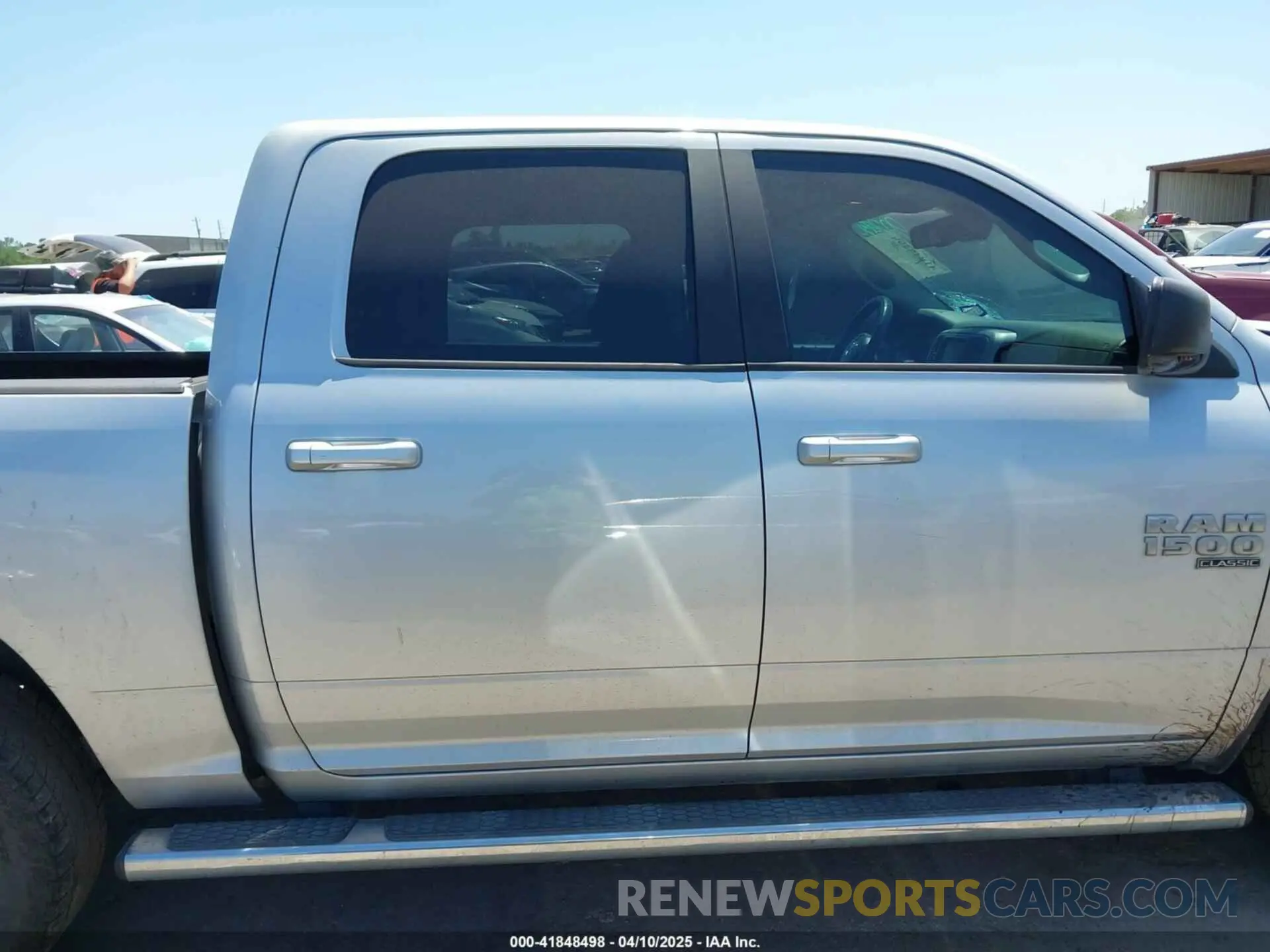 14 fotografías del automóvil dañado 1C6RR6LTXKS564033 RAM 1500 CLASSIC 2019