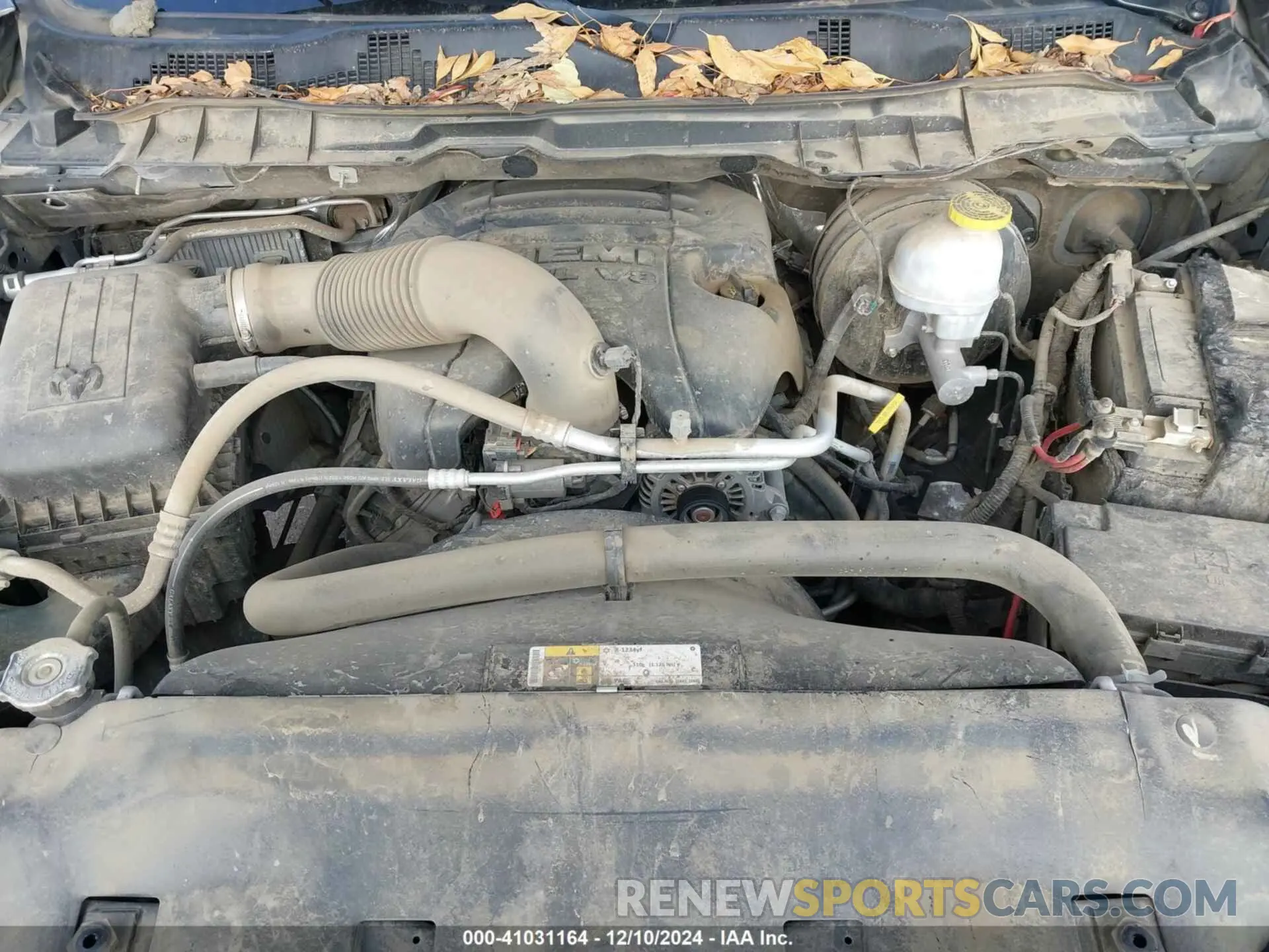 10 fotografías del automóvil dañado 1C6RR6TT1KS633367 RAM 1500 CLASSIC 2019