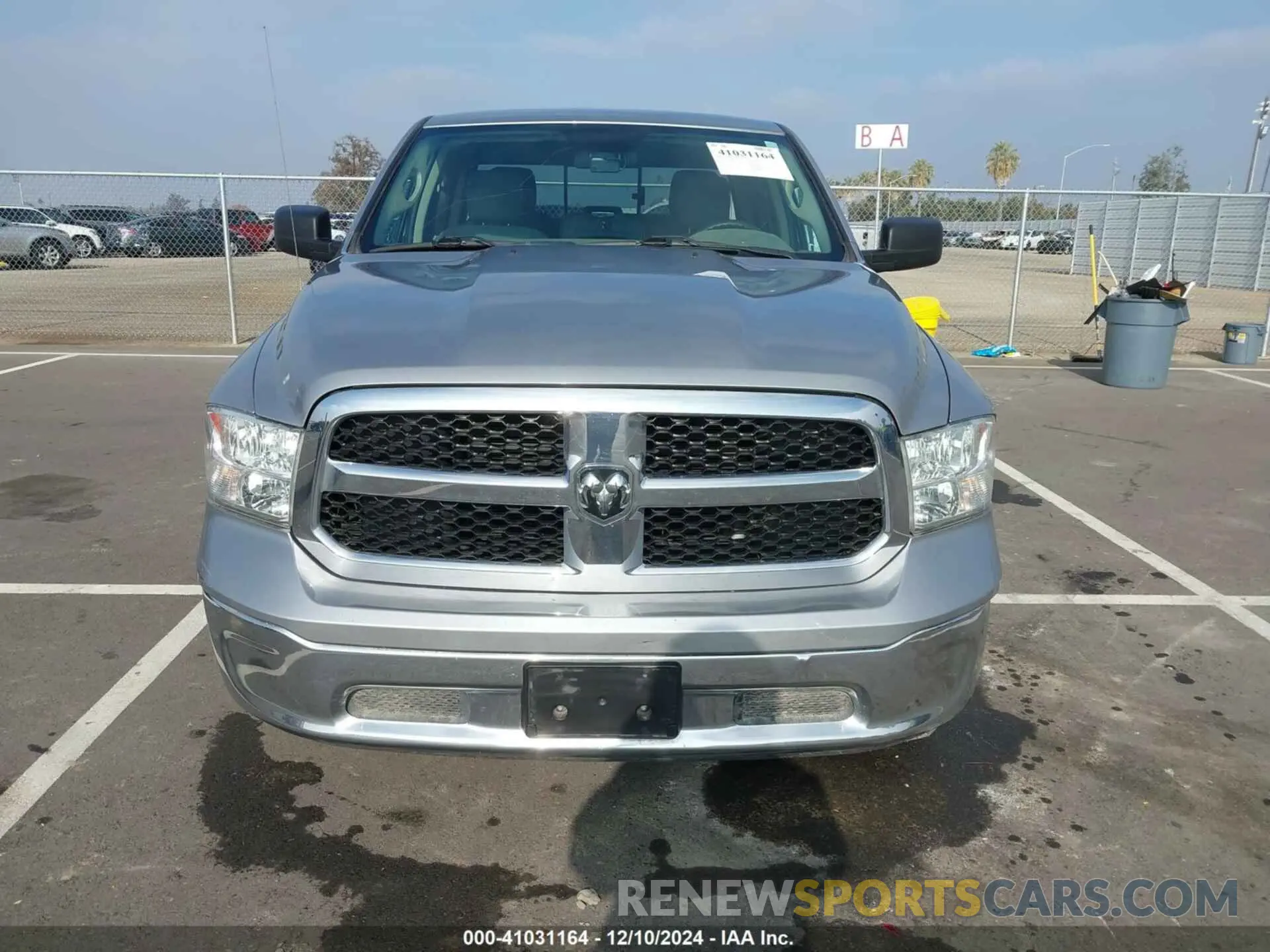 12 fotografías del automóvil dañado 1C6RR6TT1KS633367 RAM 1500 CLASSIC 2019
