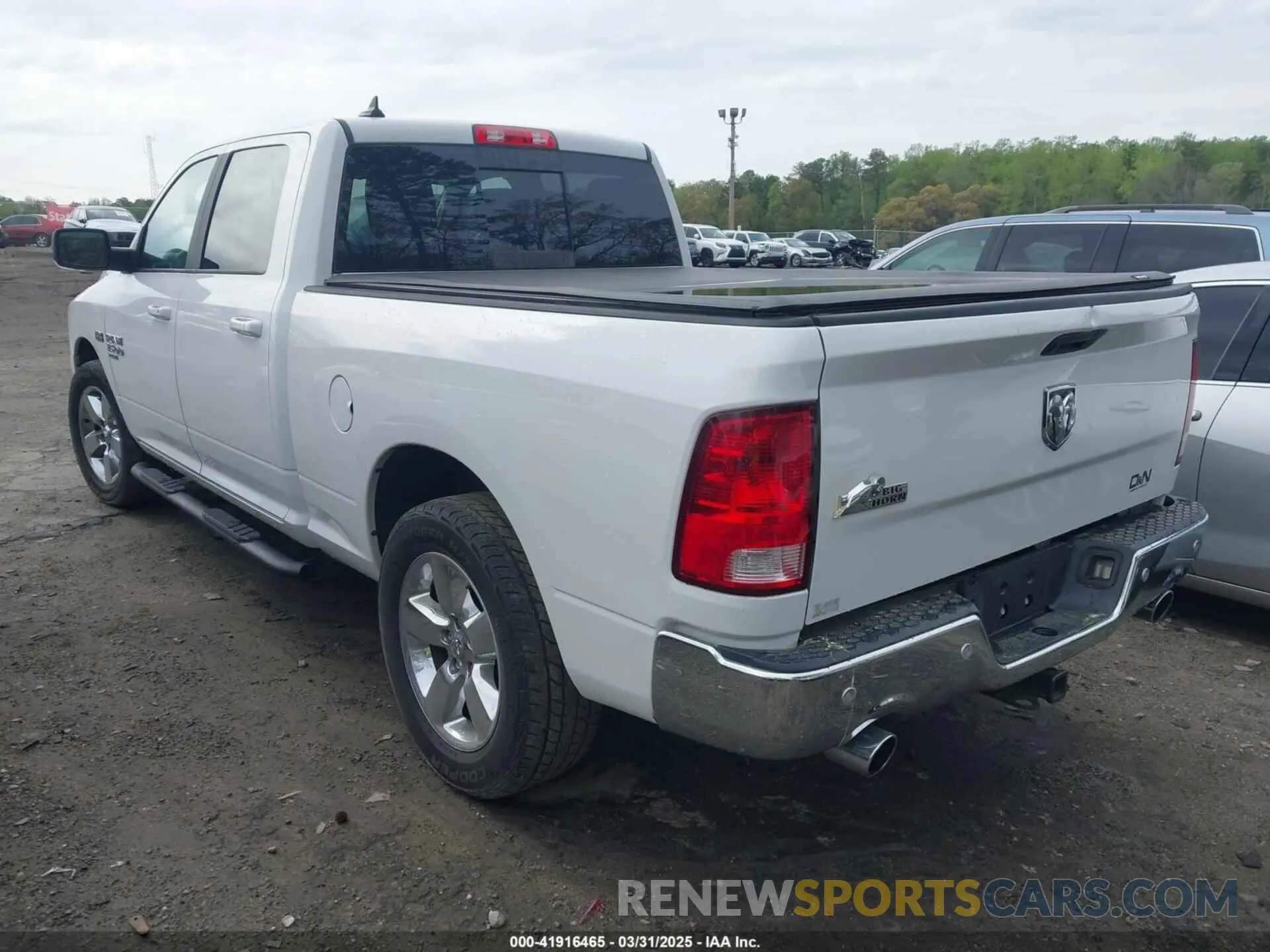 3 fotografías del automóvil dañado 1C6RR6TT2KS608638 RAM 1500 CLASSIC 2019