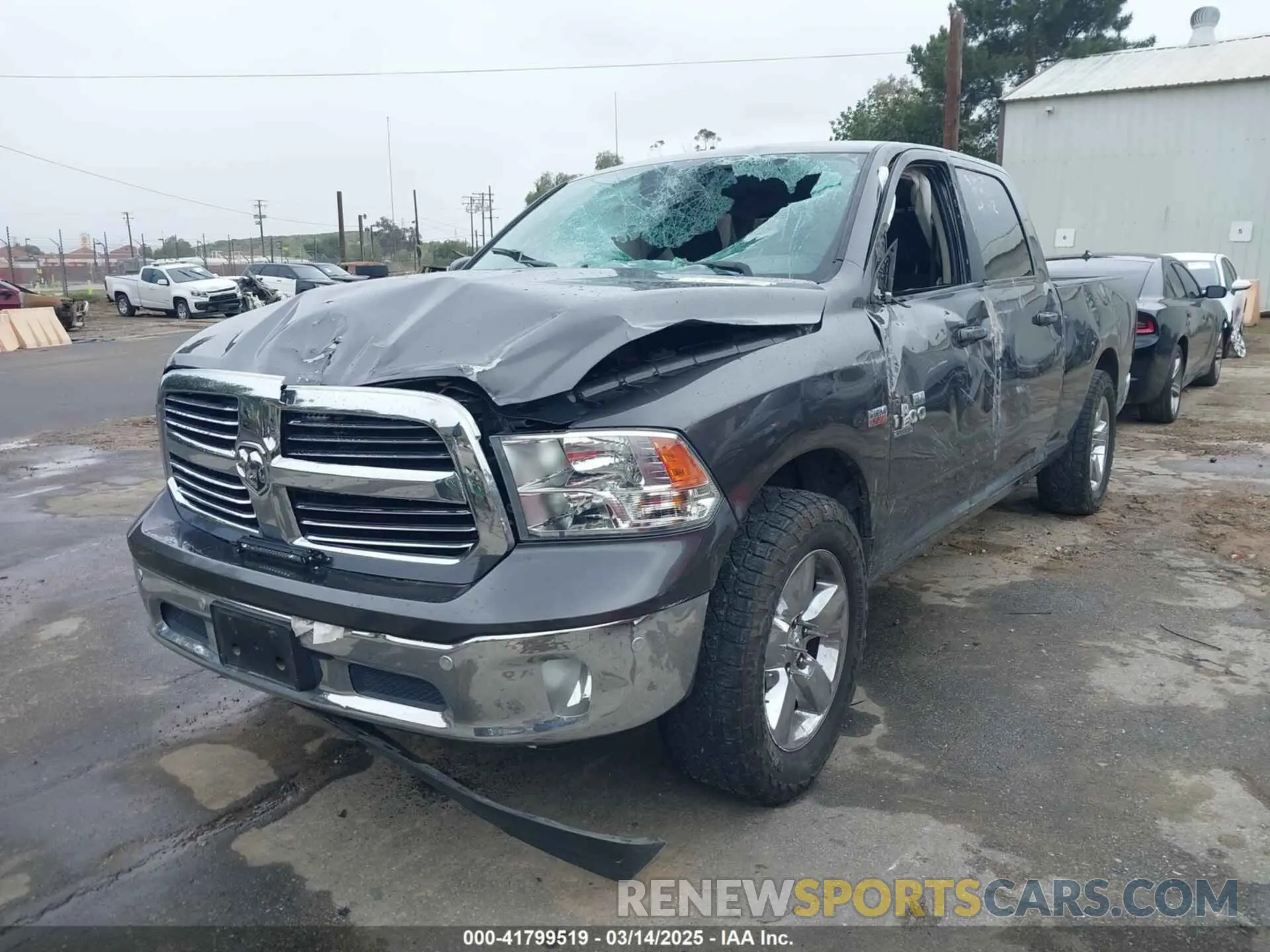 2 fotografías del automóvil dañado 1C6RR6TT5KS512552 RAM 1500 CLASSIC 2019