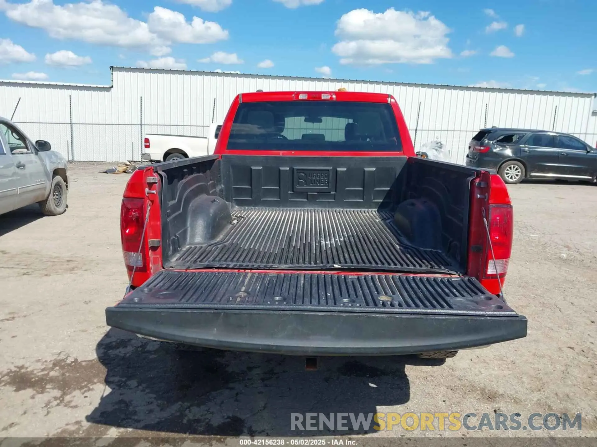 16 fotografías del automóvil dañado 1C6RR6TT6KS561727 RAM 1500 CLASSIC 2019