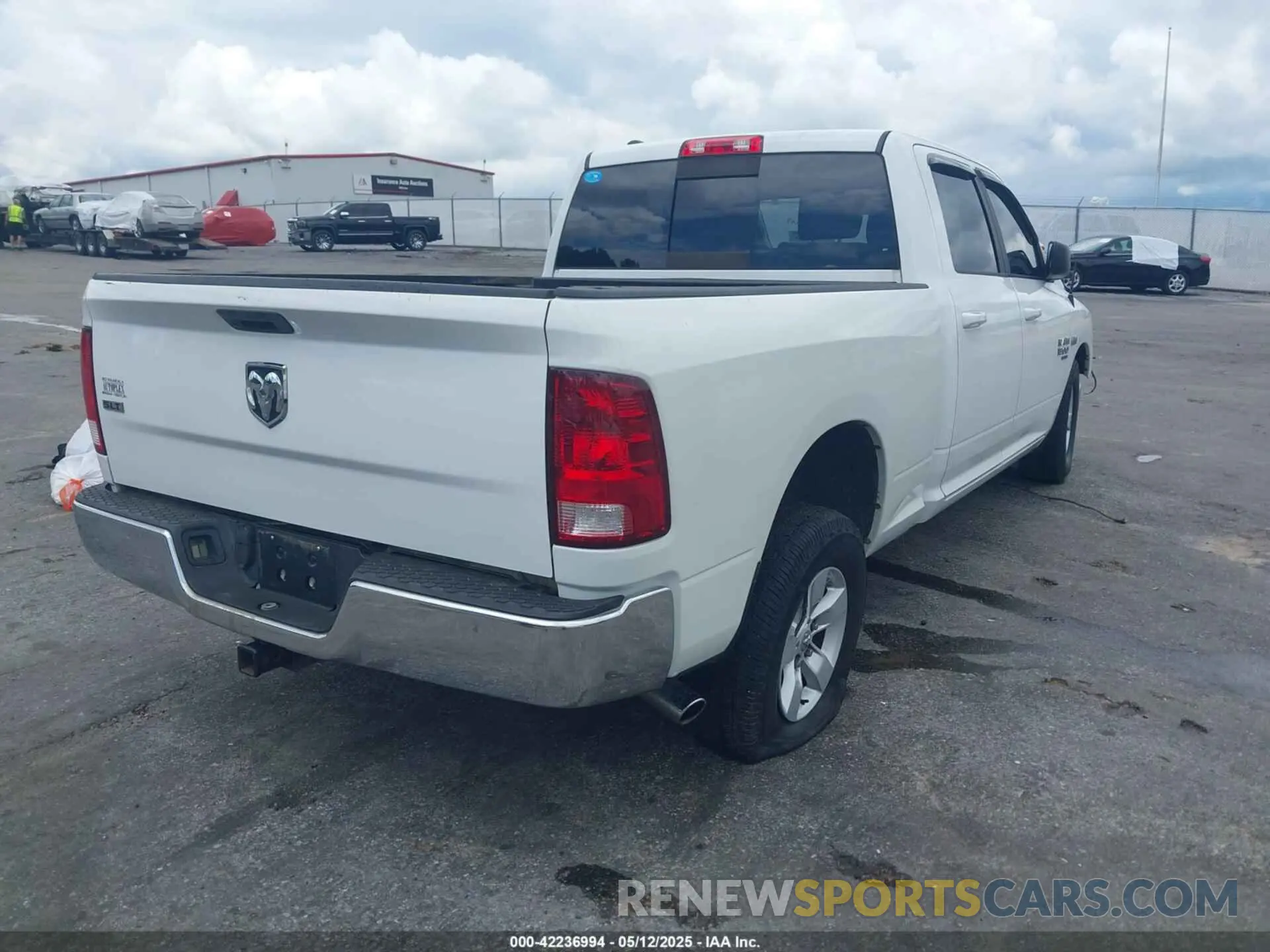 4 fotografías del automóvil dañado 1C6RR6TT6KS613101 RAM 1500 CLASSIC 2019