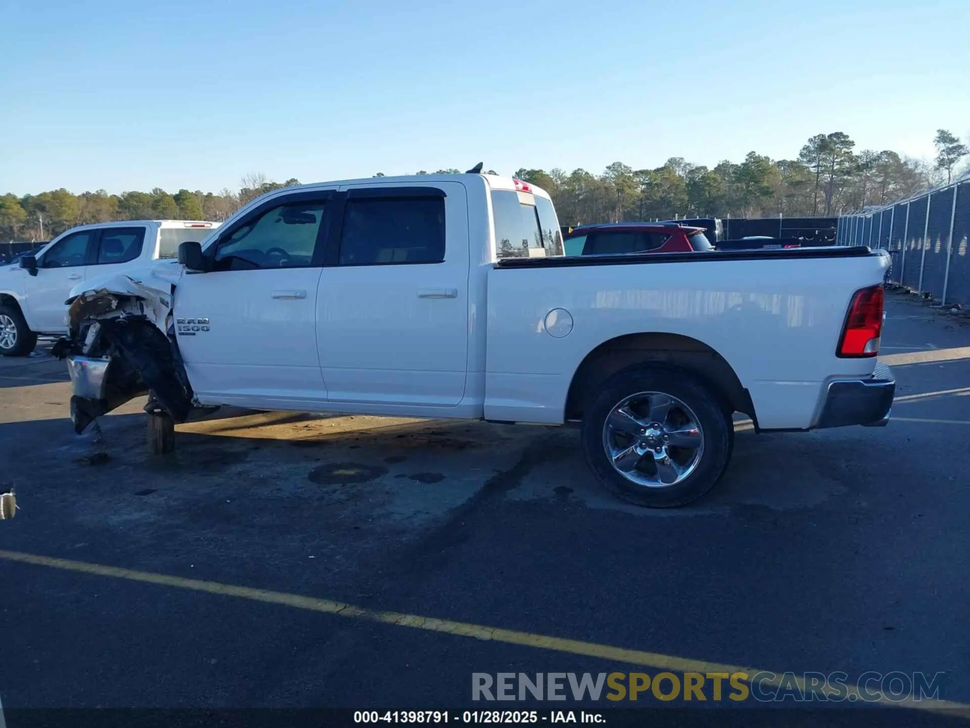 14 fotografías del automóvil dañado 1C6RR6TT9KS585035 RAM 1500 CLASSIC 2019