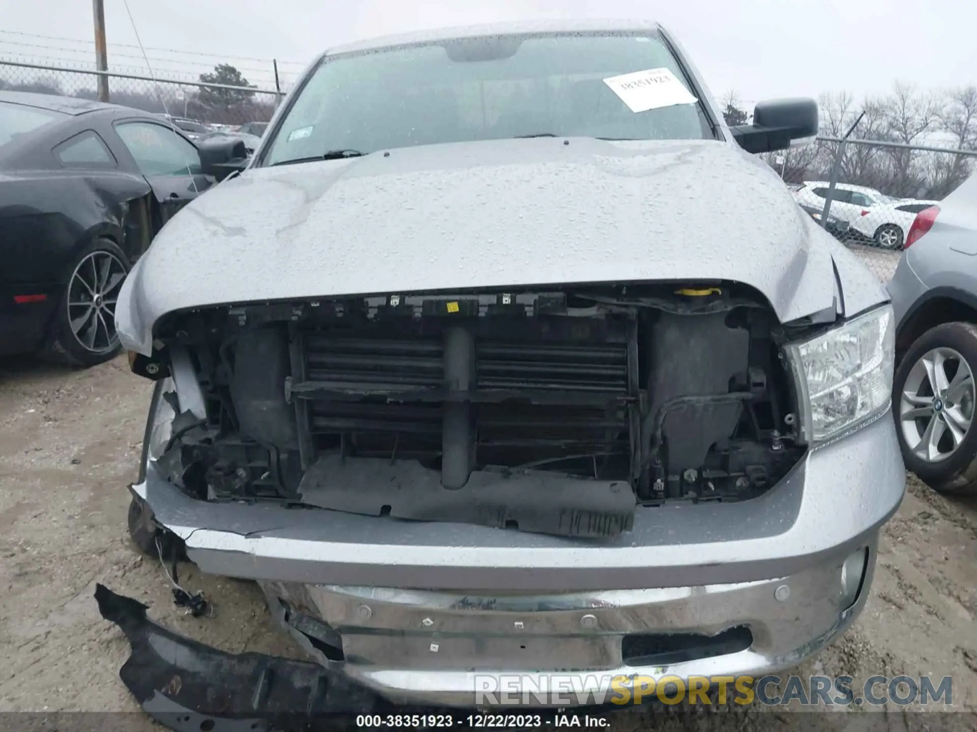 12 fotografías del automóvil dañado 1C6RR6TT9KS694465 RAM 1500 CLASSIC 2019