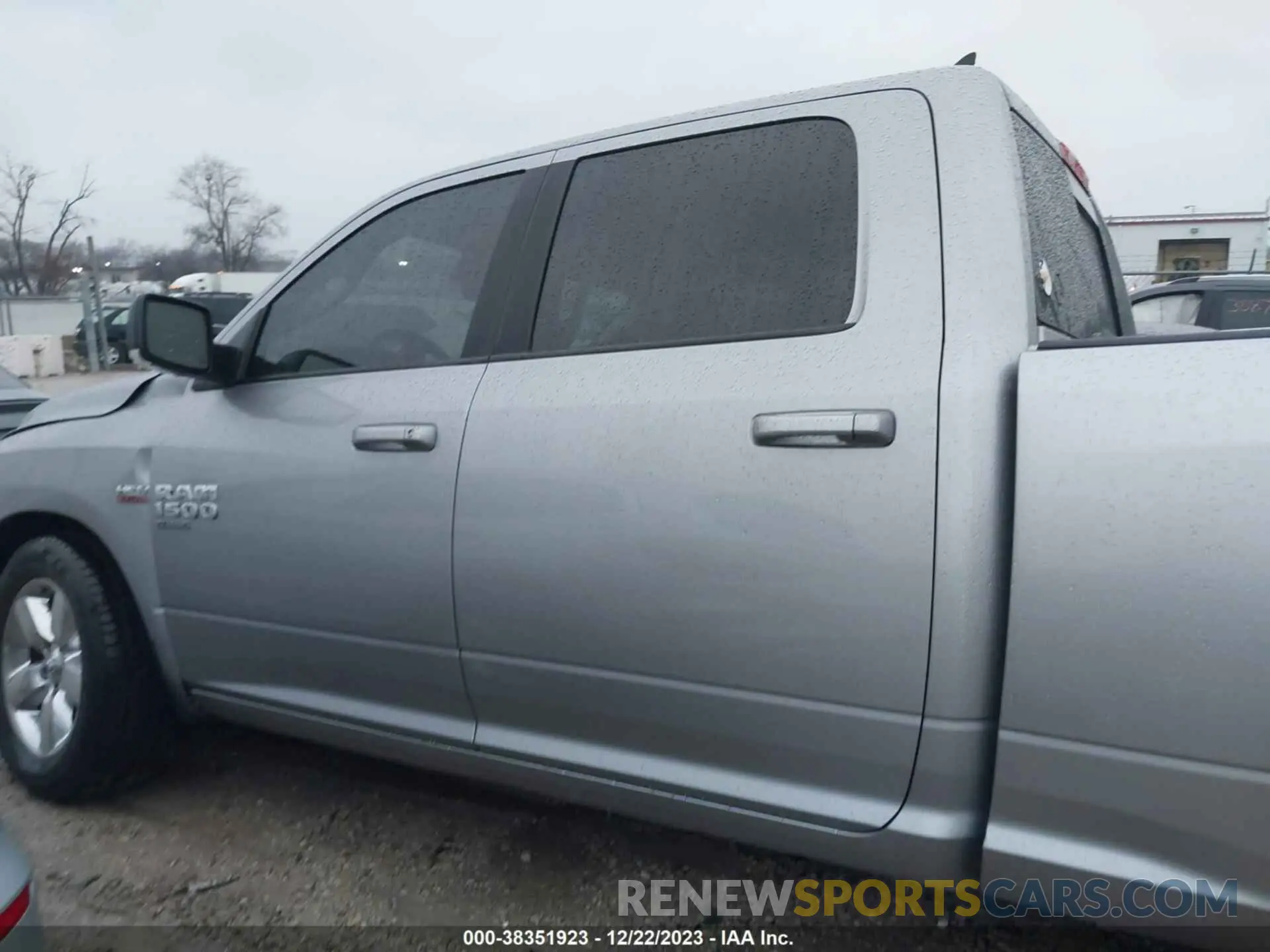 14 fotografías del automóvil dañado 1C6RR6TT9KS694465 RAM 1500 CLASSIC 2019