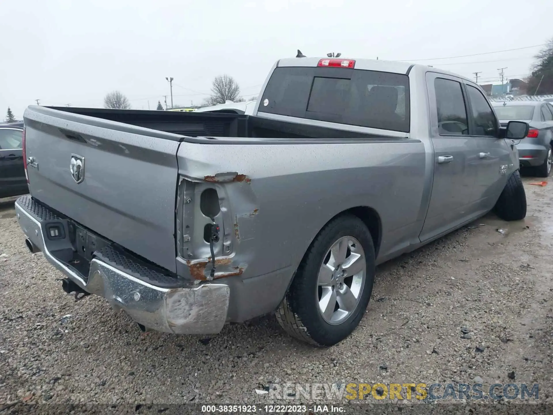 4 fotografías del automóvil dañado 1C6RR6TT9KS694465 RAM 1500 CLASSIC 2019