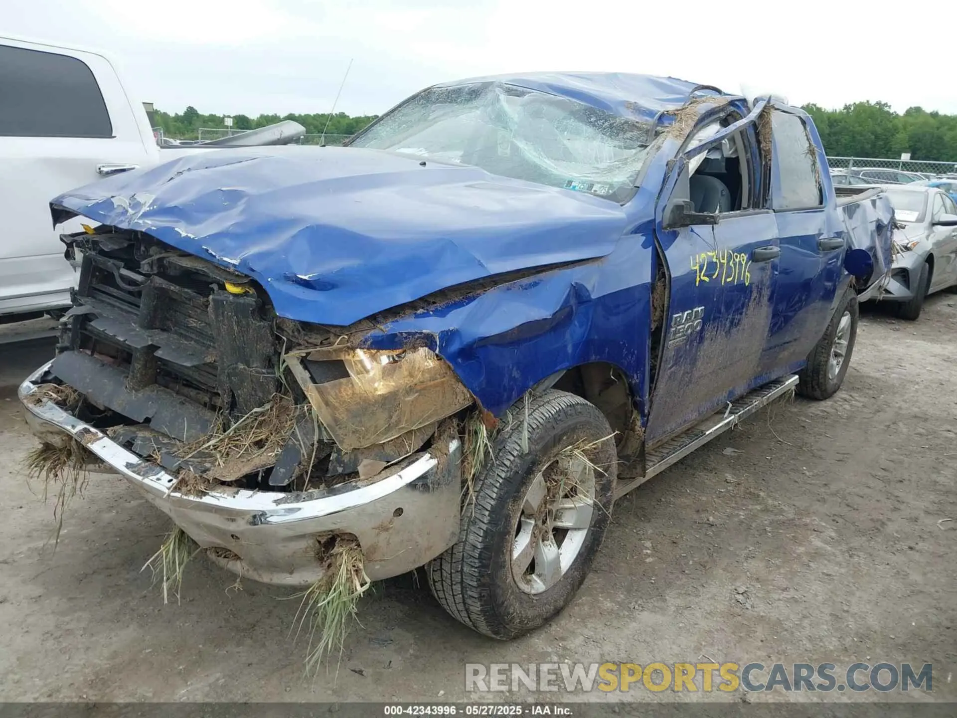 2 fotografías del automóvil dañado 1C6RR7FG1KS532236 RAM 1500 CLASSIC 2019
